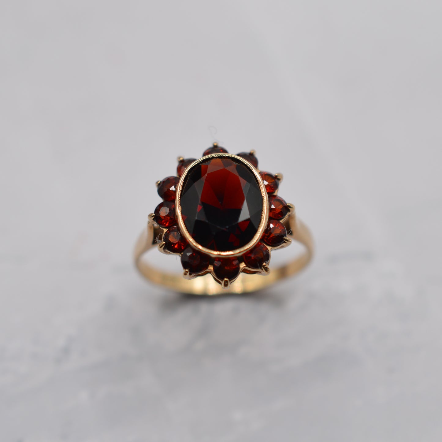 1970s Vintage 9ct Gold Large Garnet Cluster Ring