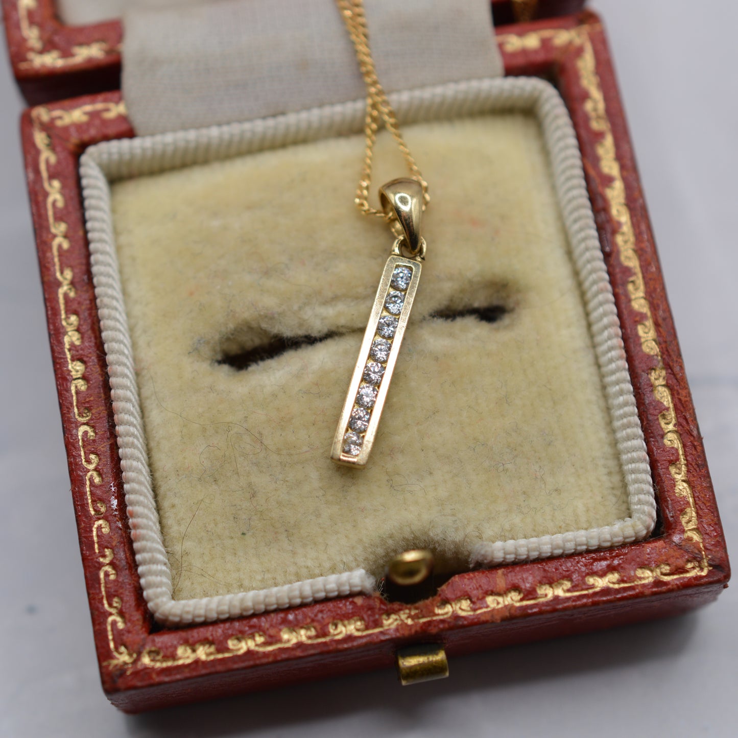 9ct Gold Cubic Zirconia Bar Pendant Necklace (18")