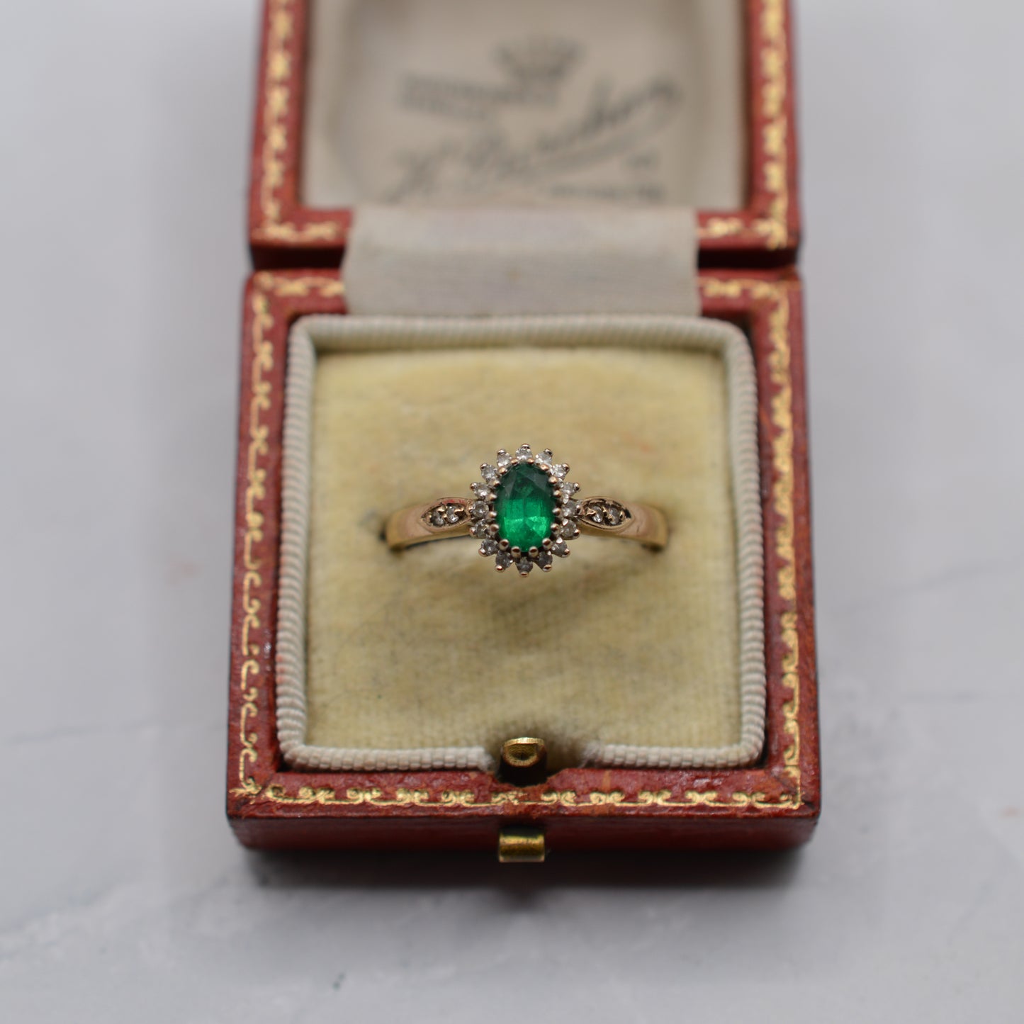 9ct Gold Emerald & Diamond Cluster Ring