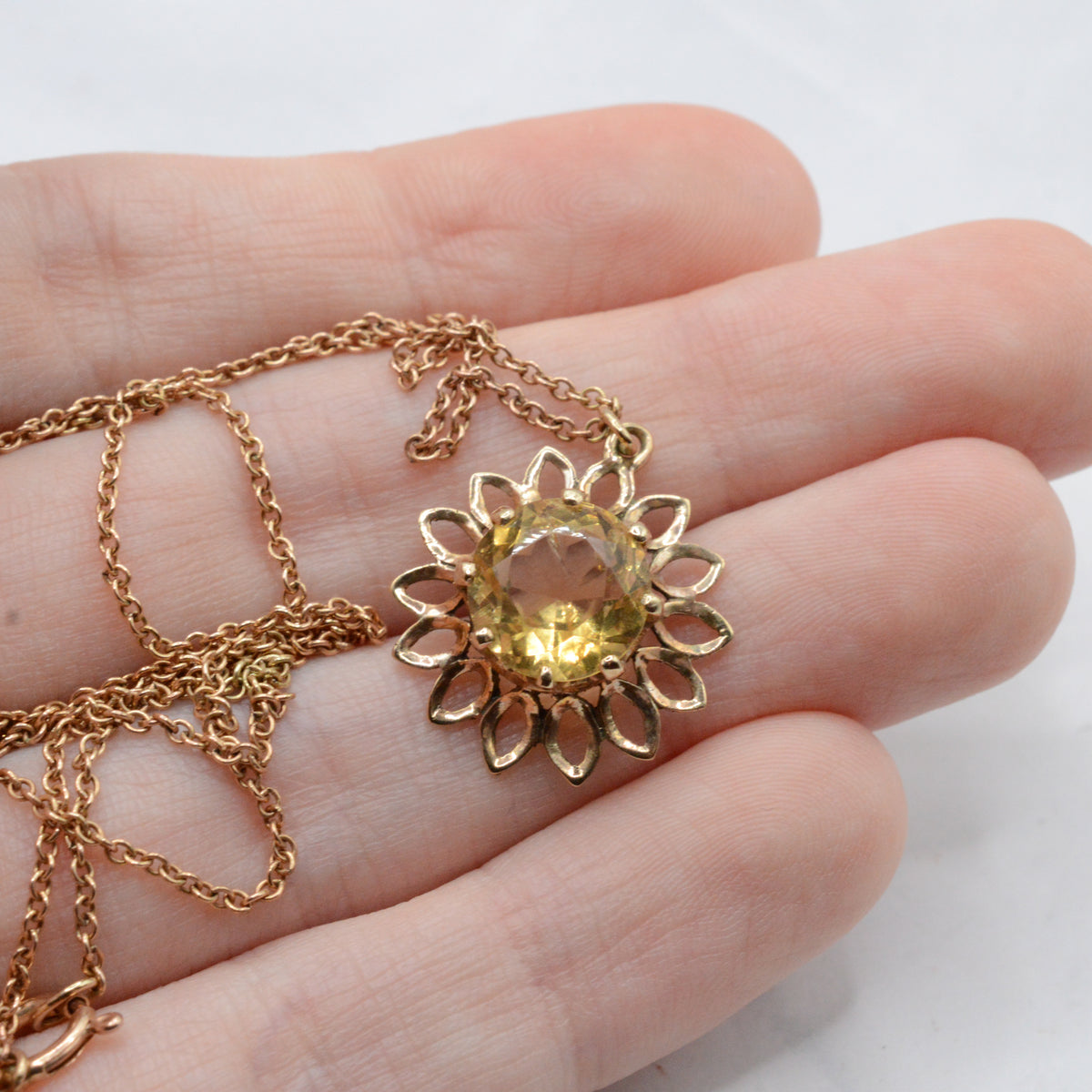 1970s Vintage 9ct Gold Citrine 'Sunflower' Pendant Necklace (17”)