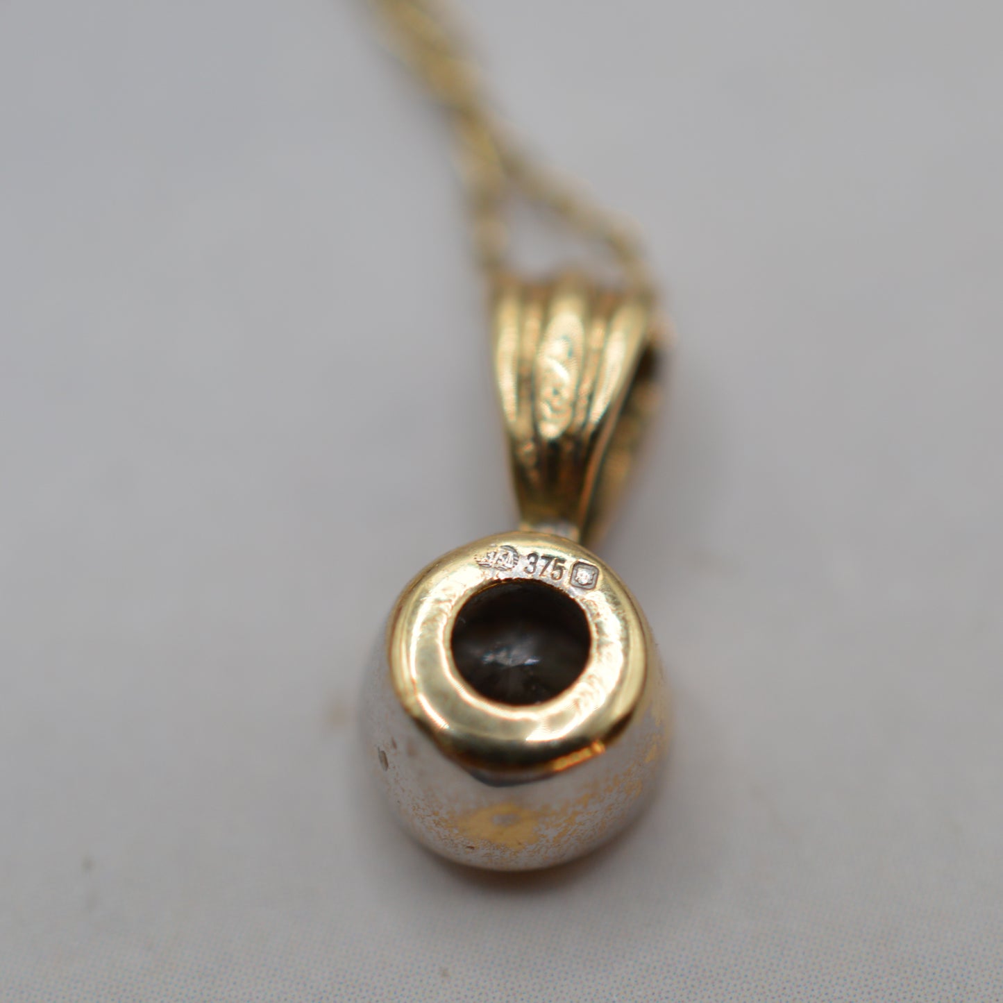9ct Gold Diamond Pendant Necklace (20”)