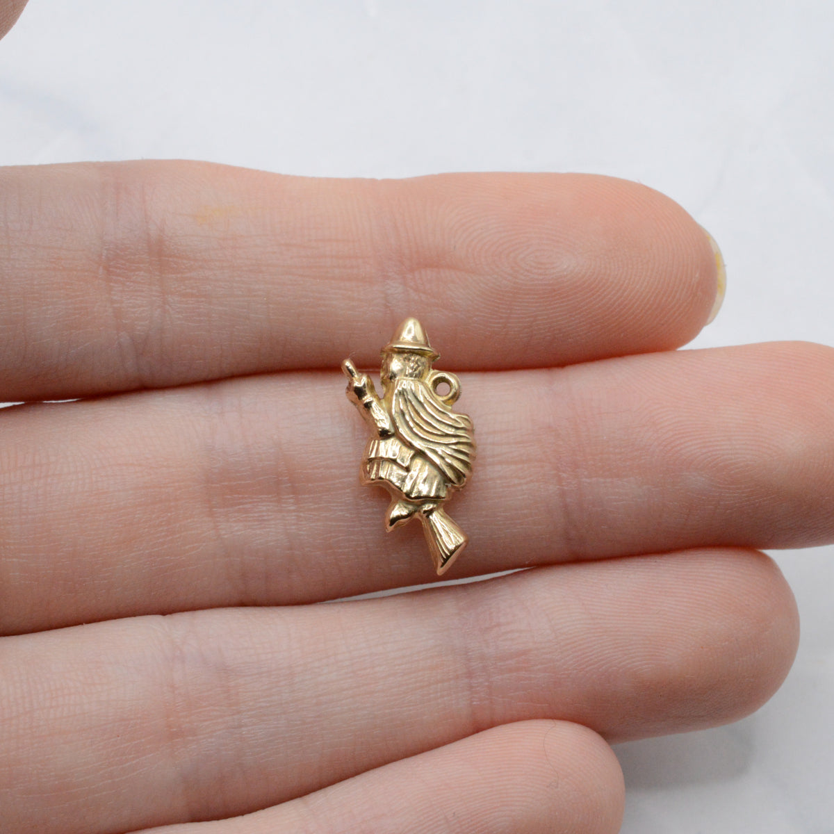 1970s Vintage 9ct Gold Witch & Broomstick Charm/Pendant