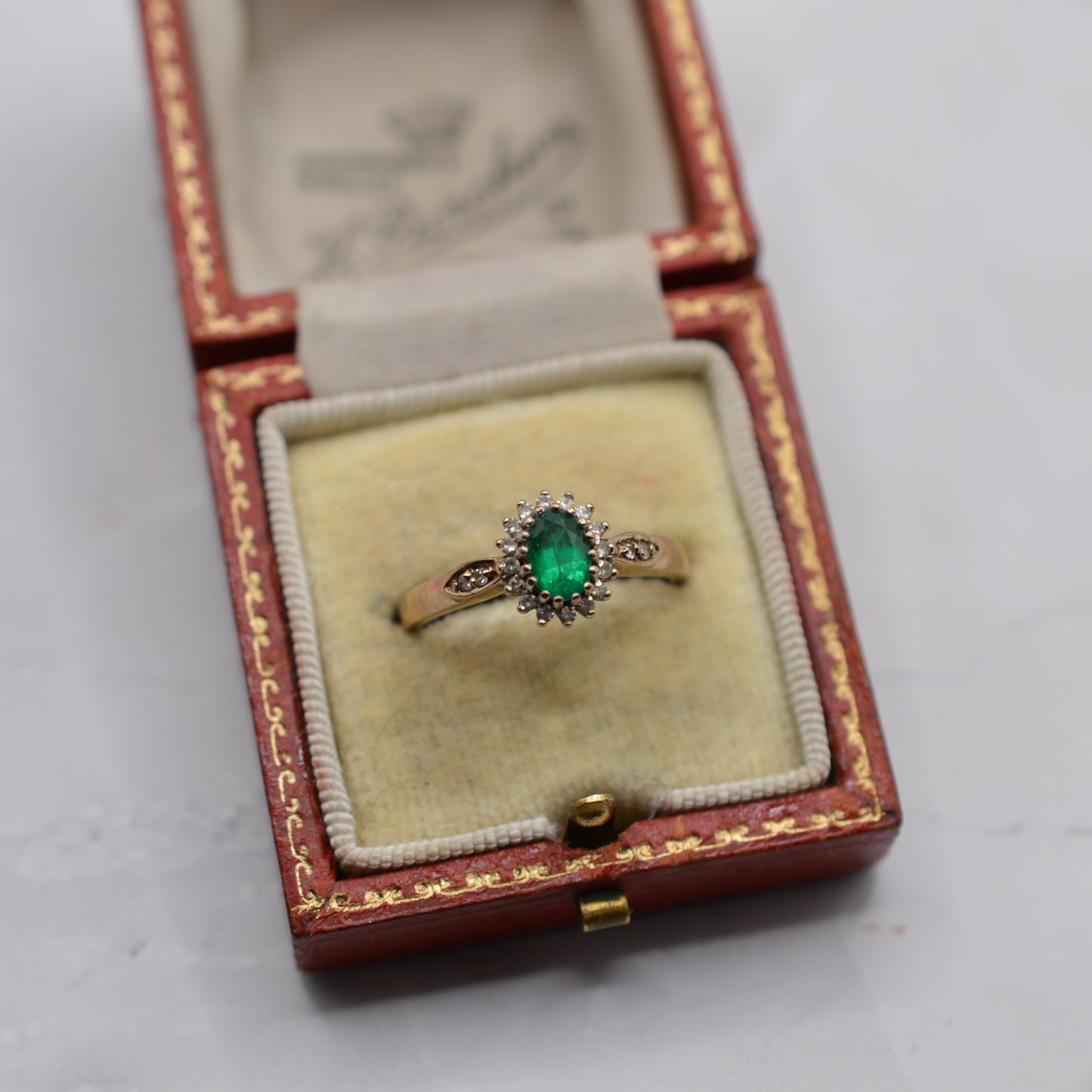 9ct Gold Emerald & Diamond Cluster Ring