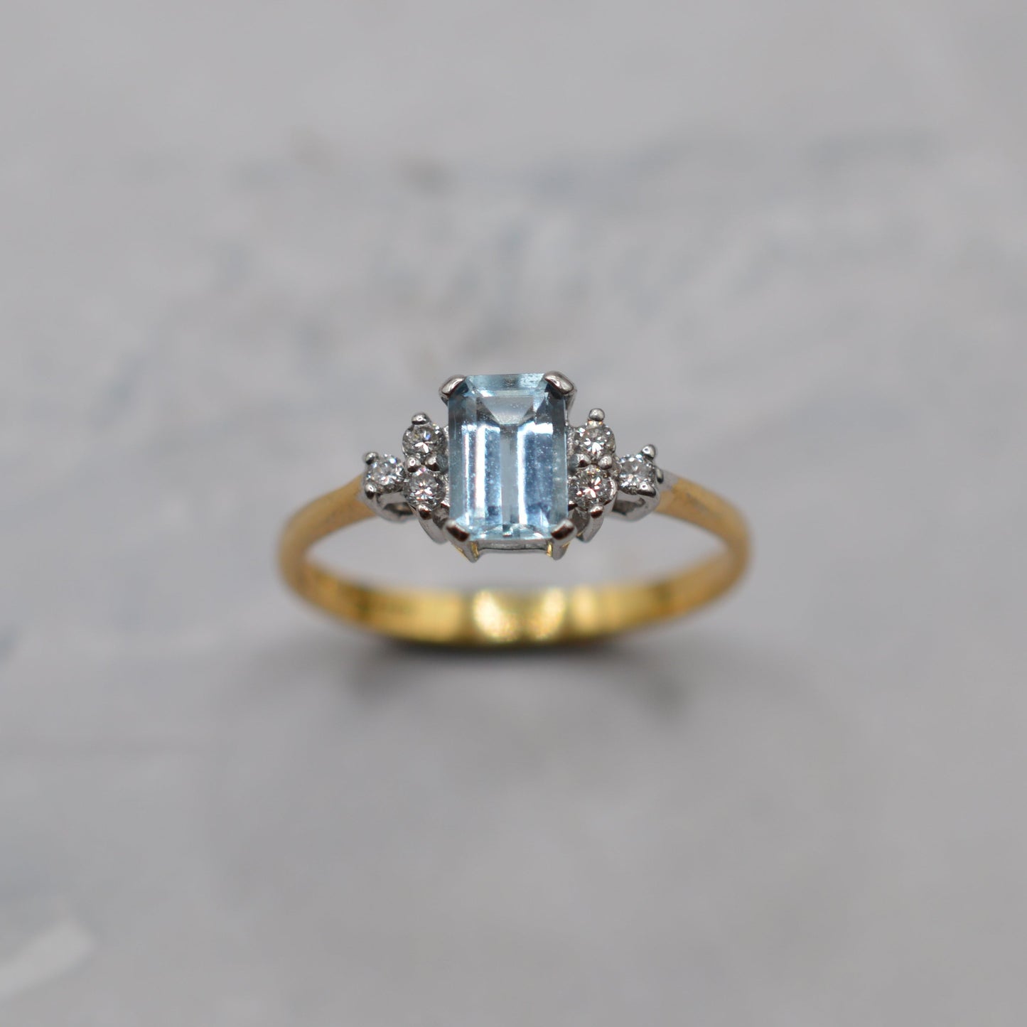 1990s 18ct Gold Aquamarine & Diamond Ring