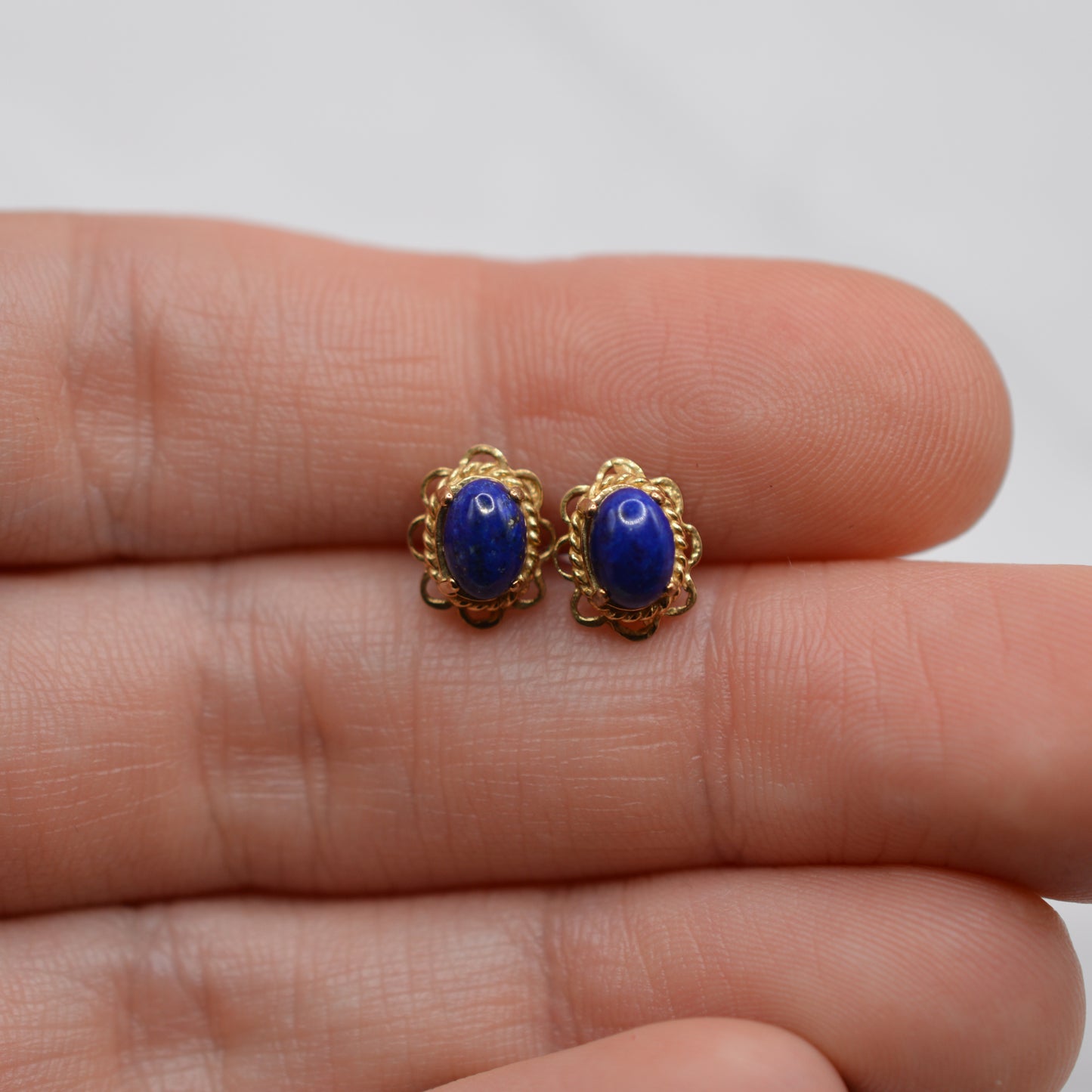 Vintage 9ct Gold Lapis Lazuli Earrings with Scallop Edge