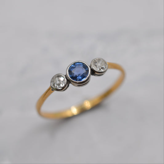 Antique 18ct Gold & Platinum Sapphire & Diamond Trilogy Ring
