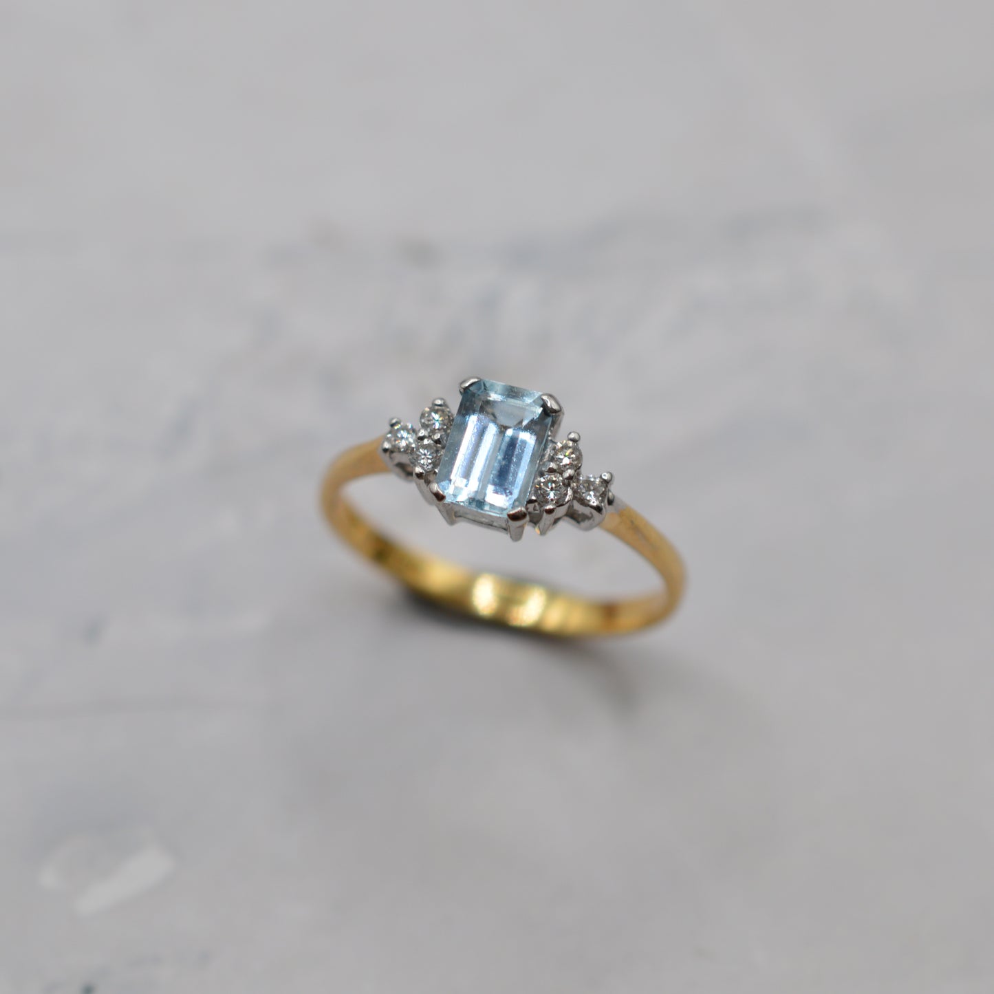 1990s 18ct Gold Aquamarine & Diamond Ring