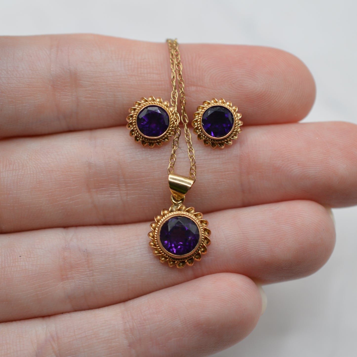 1980s 9ct Gold Amethyst Pendant Necklace & Stud Earrings Set