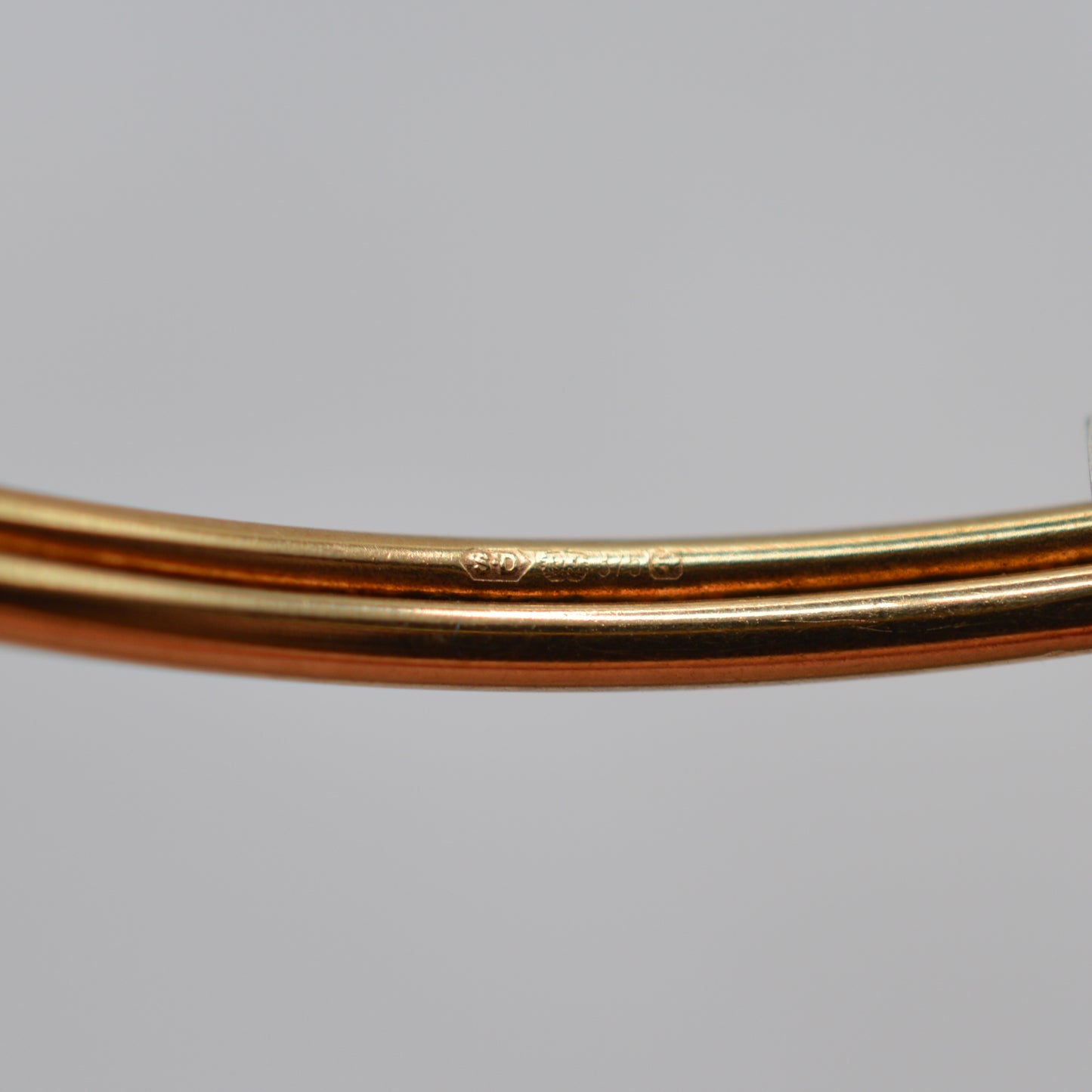 9ct Gold Garnet Snake Bracelet/Bangle