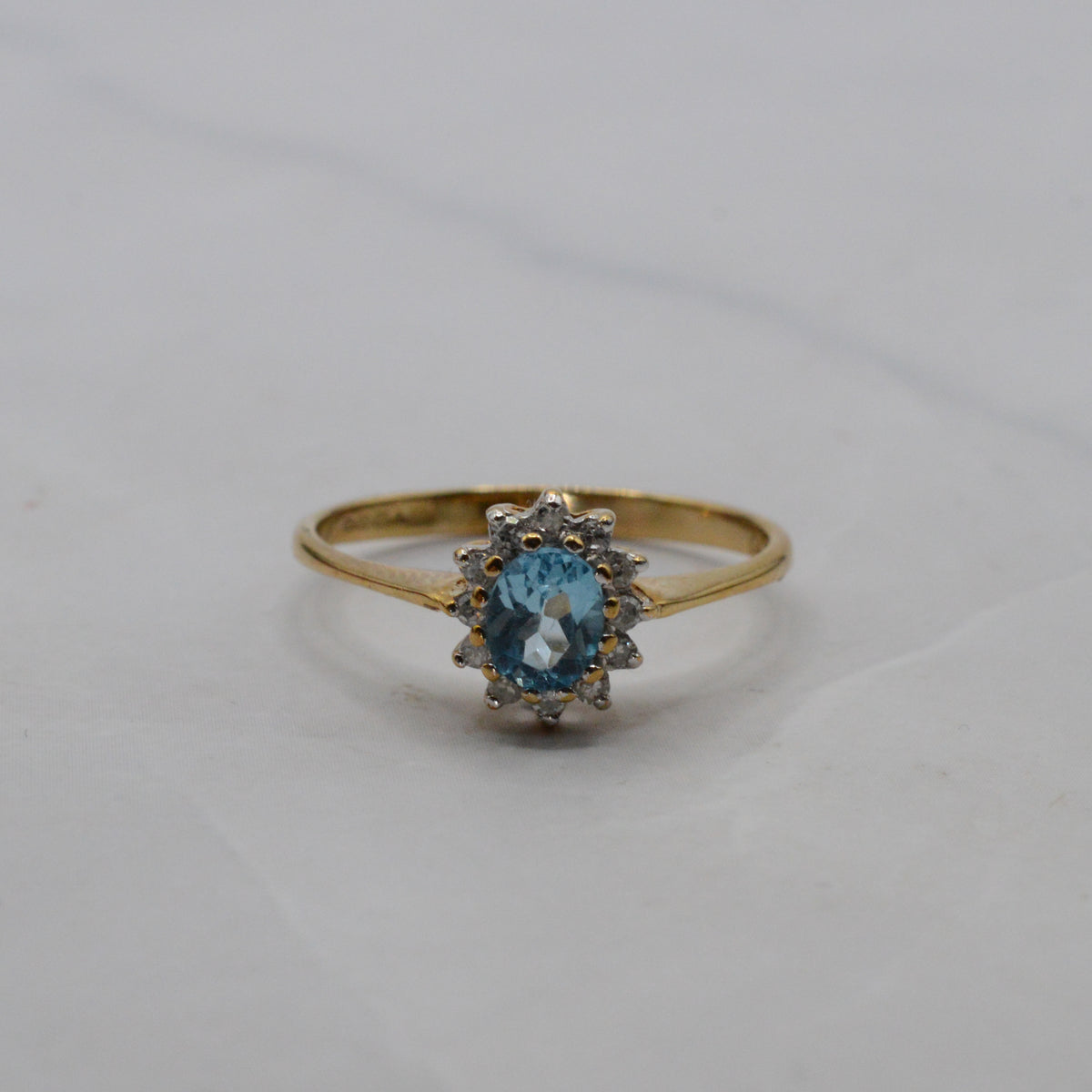 9ct Gold Topaz & Diamond Cluster Ring