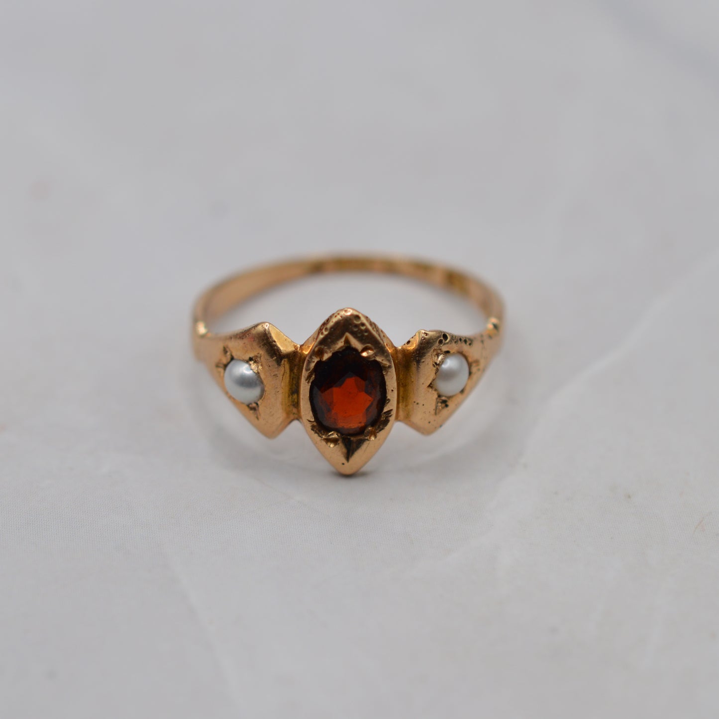 Antique 15ct Gold Garnet & Pearl Ring