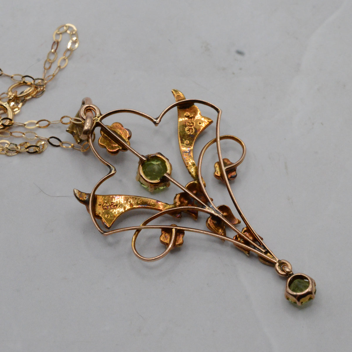 Antique 9ct Gold Peridot & Pearl Lavalier Pendant Necklace (16”)