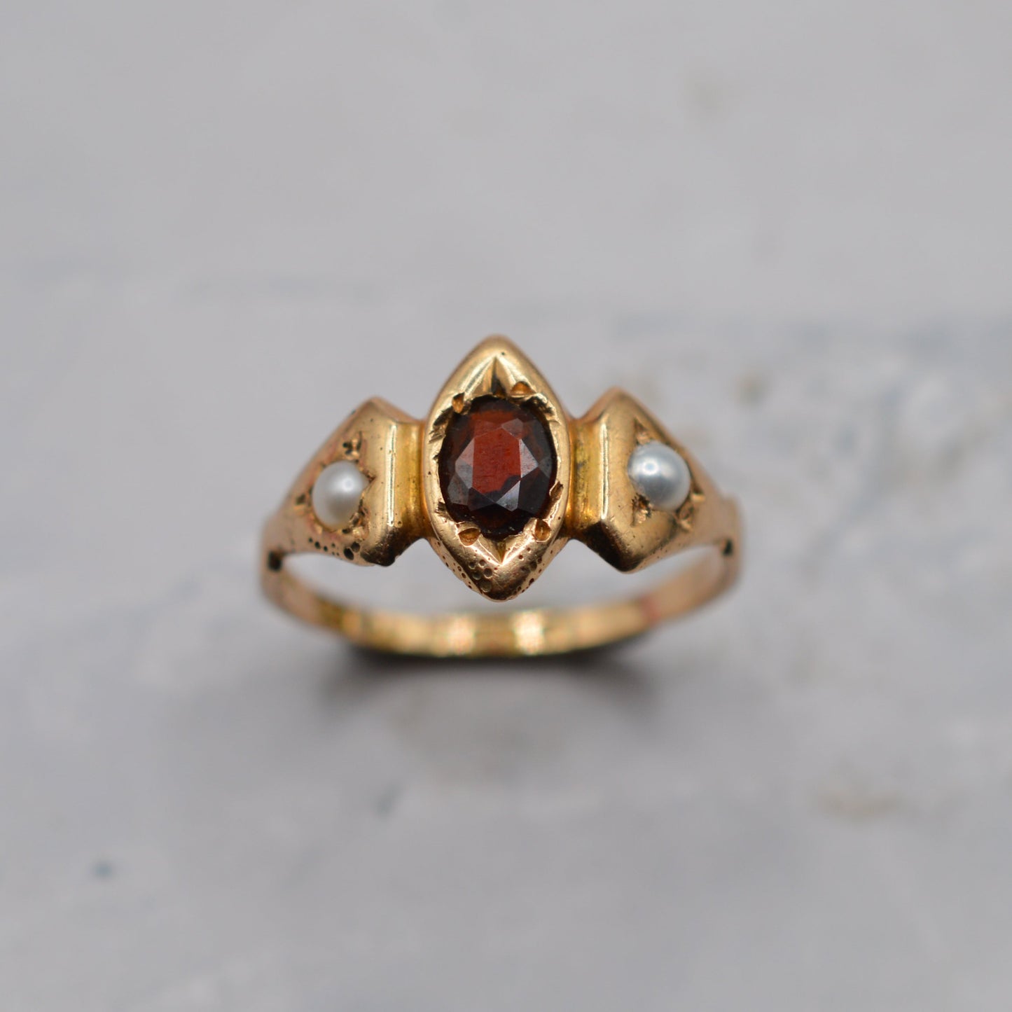 Antique 15ct Gold Garnet & Pearl Ring