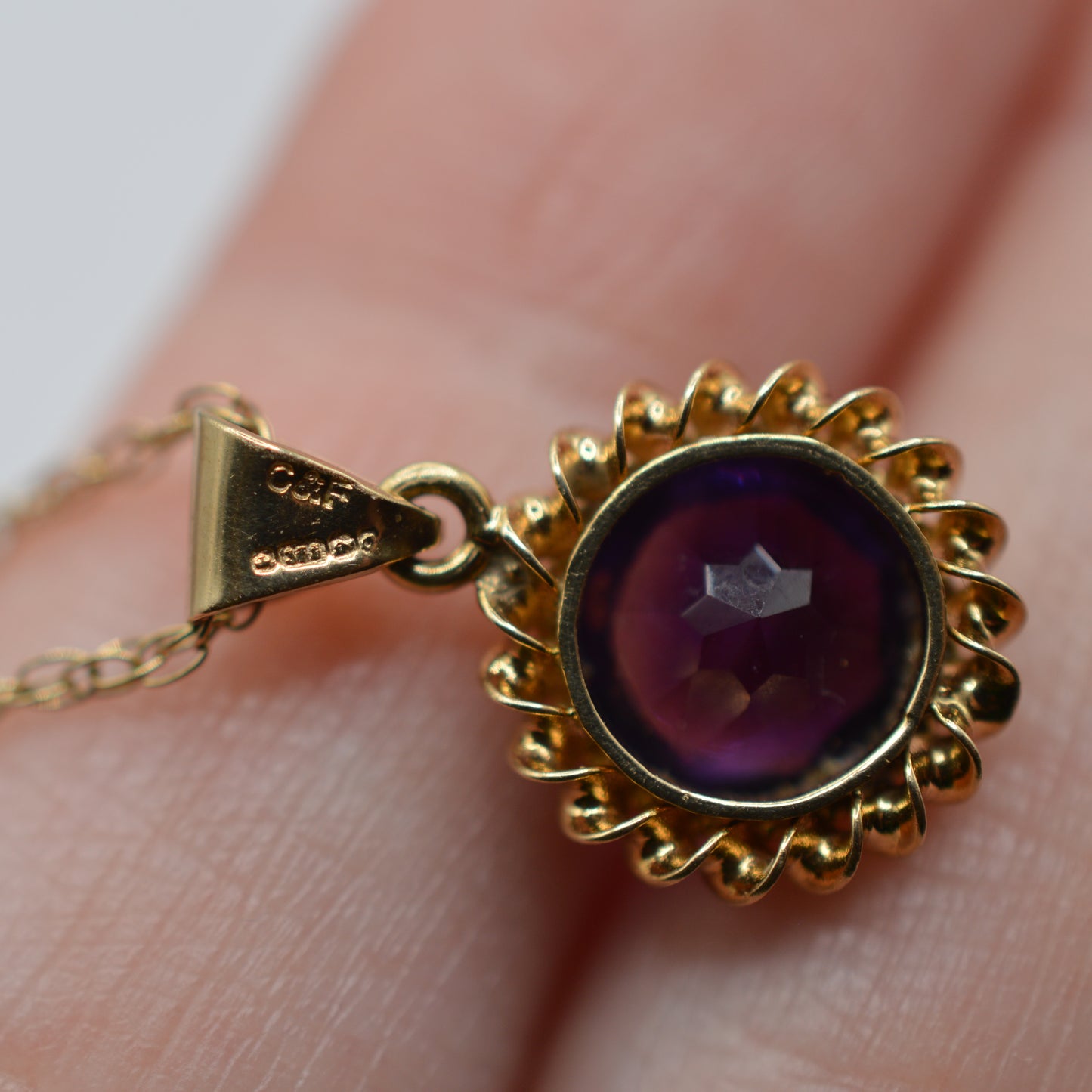 1980s 9ct Gold Amethyst Pendant Necklace & Stud Earrings Set