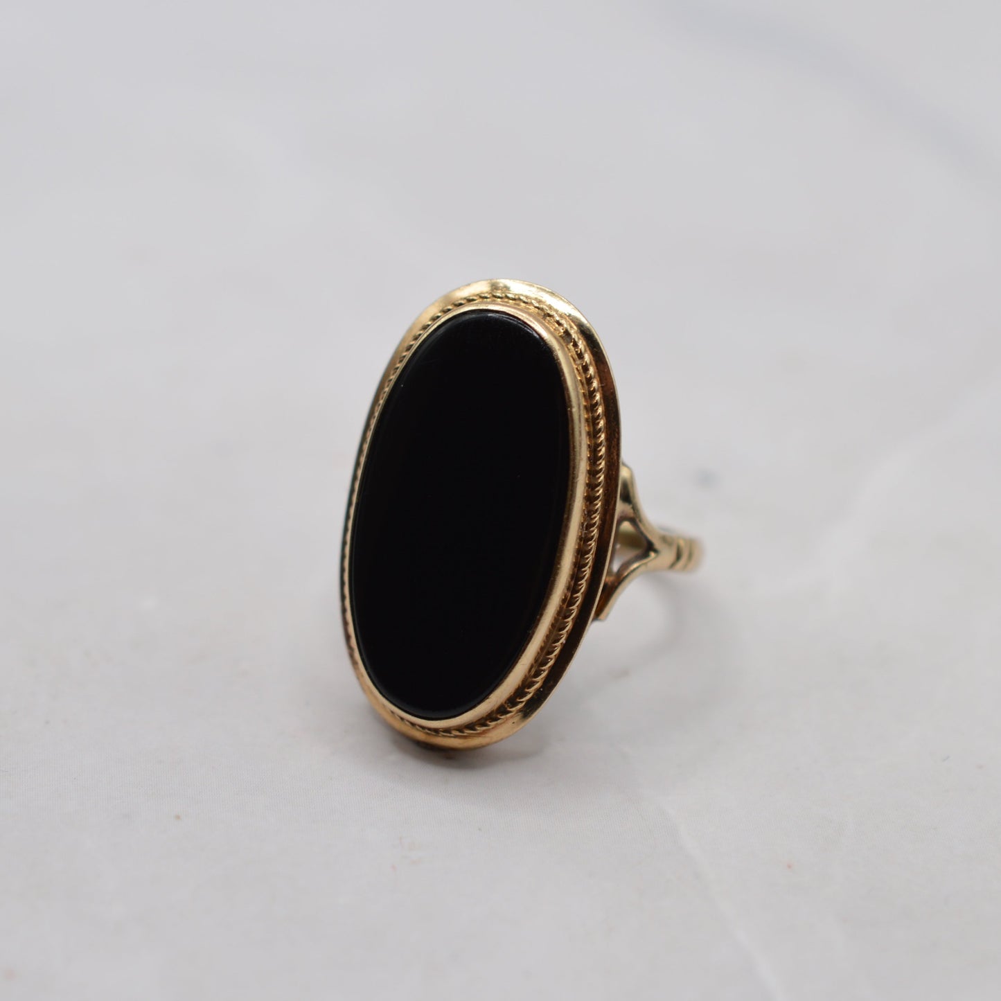 Chunky 9ct Gold Black Onyx Signet Ring