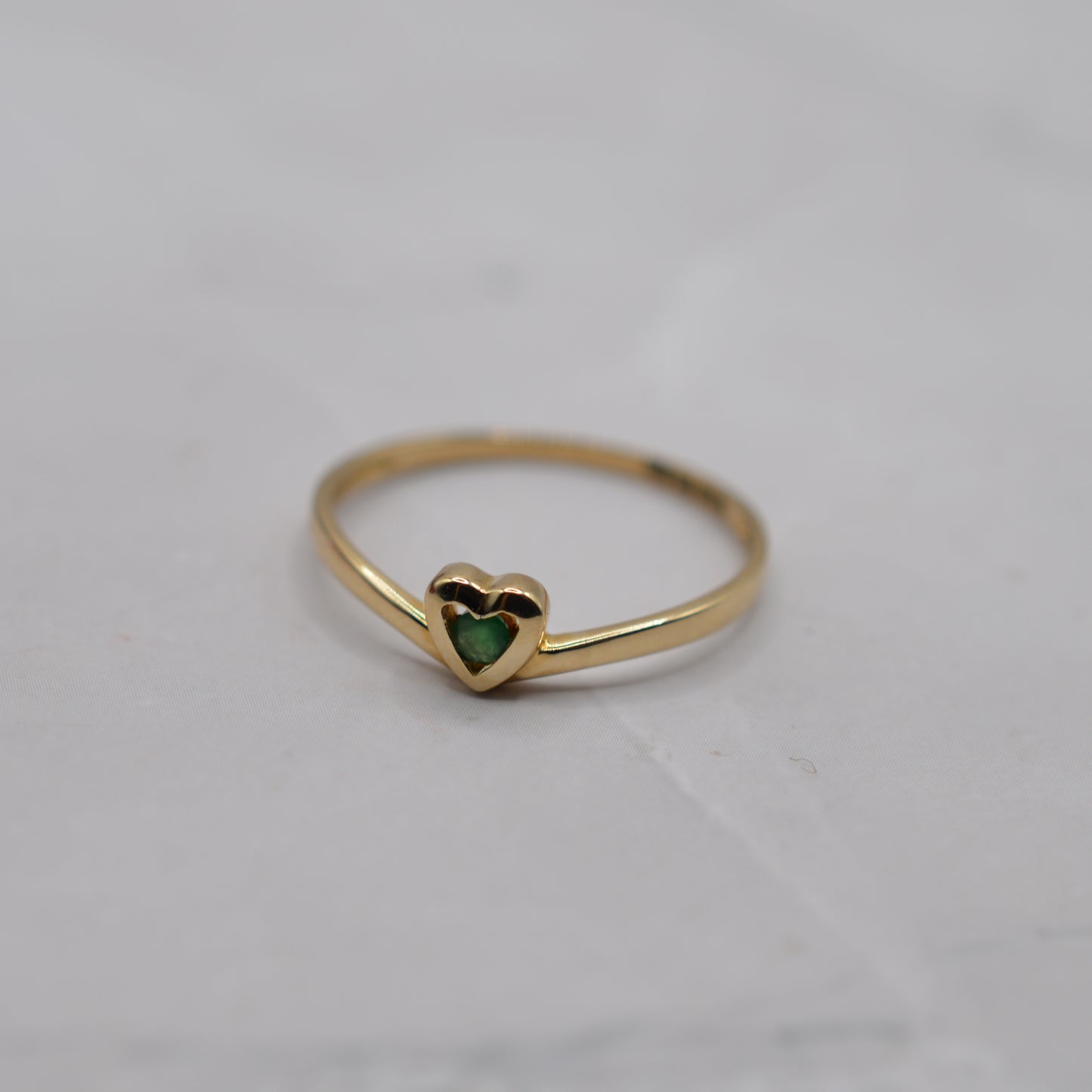 9ct Gold Emerald Heart Ring