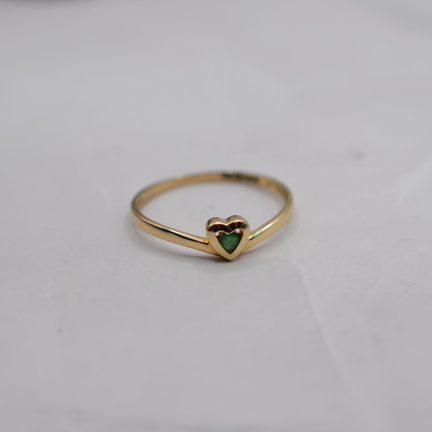 9ct Gold Emerald Heart Ring