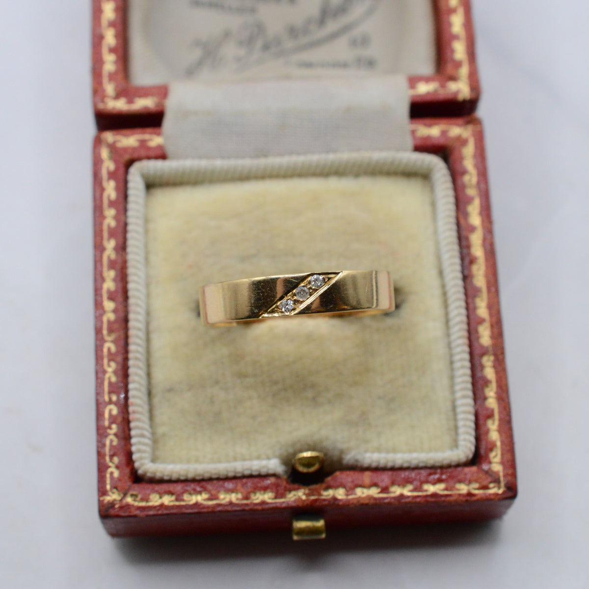 1980s 18ct Gold Diamond Band Ring