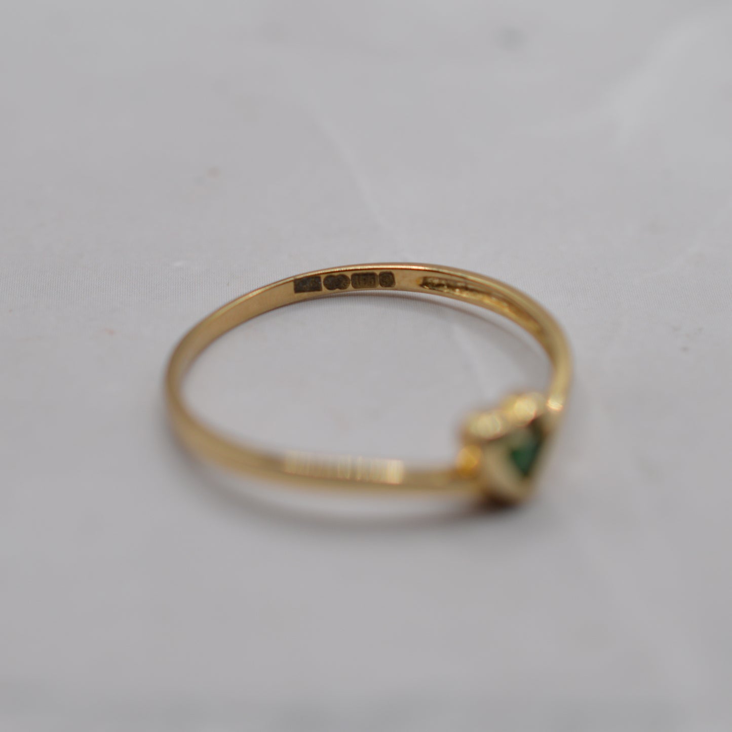 9ct Gold Emerald Heart Ring