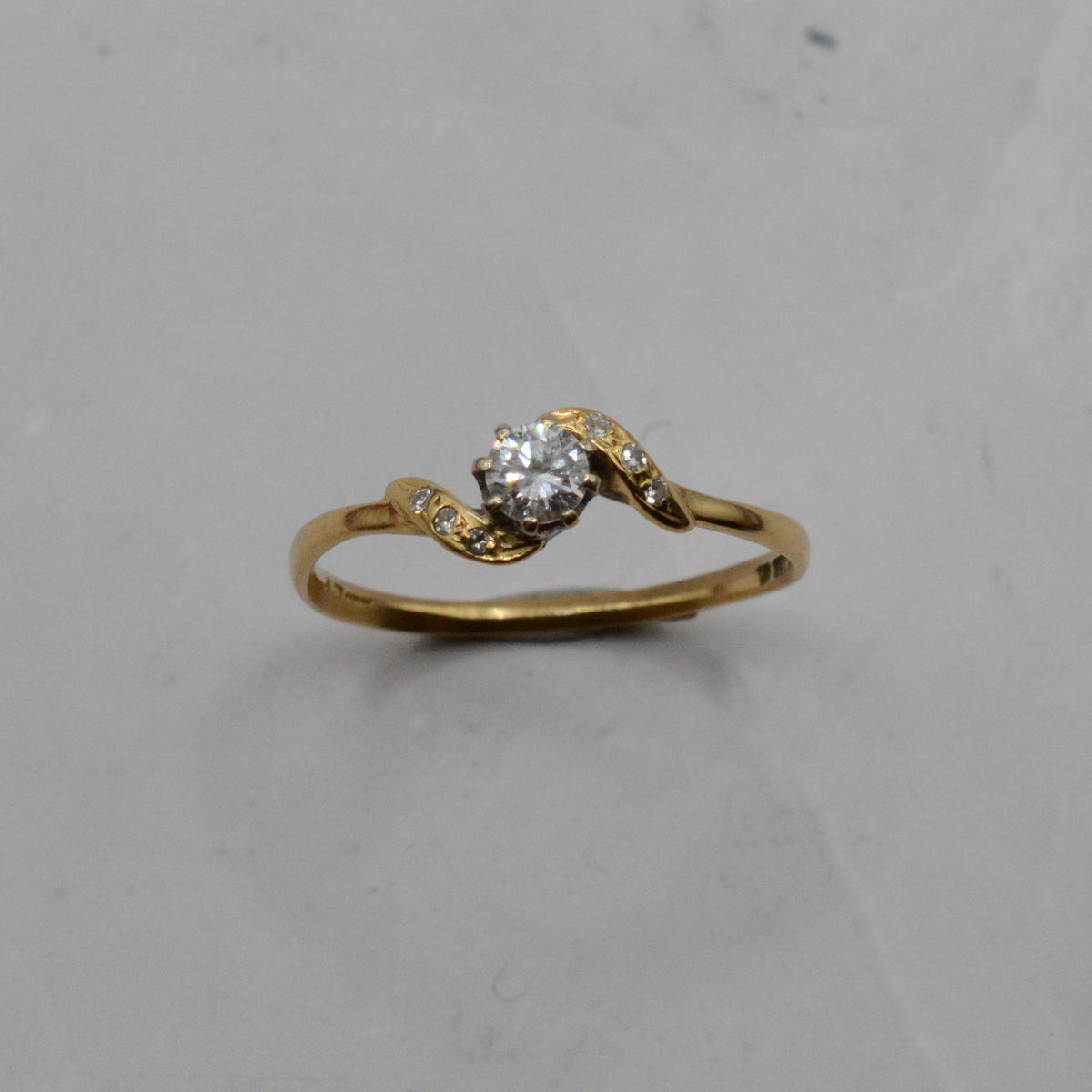 1980s 18ct Gold Diamond Crossover Ring