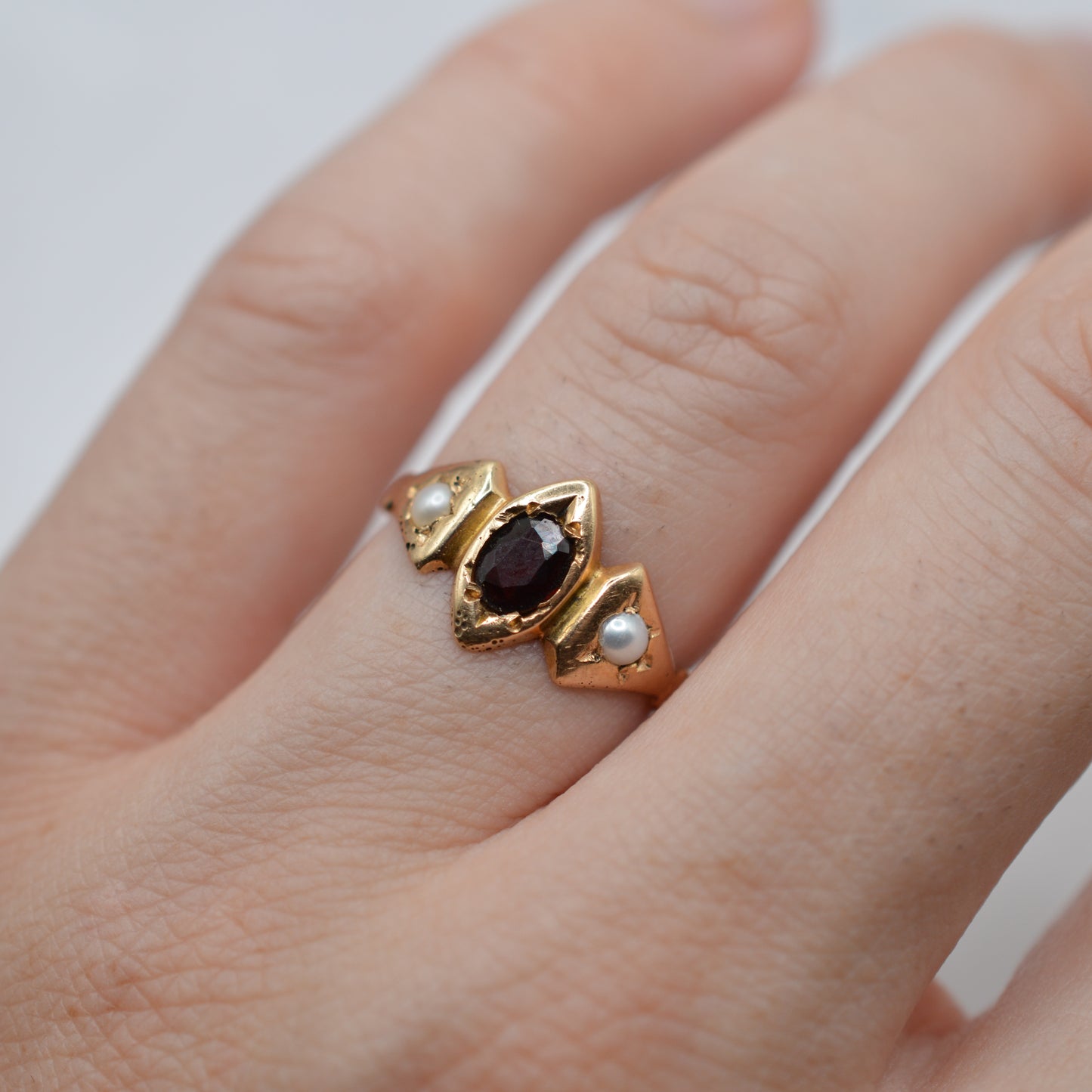 Antique 15ct Gold Garnet & Pearl Ring