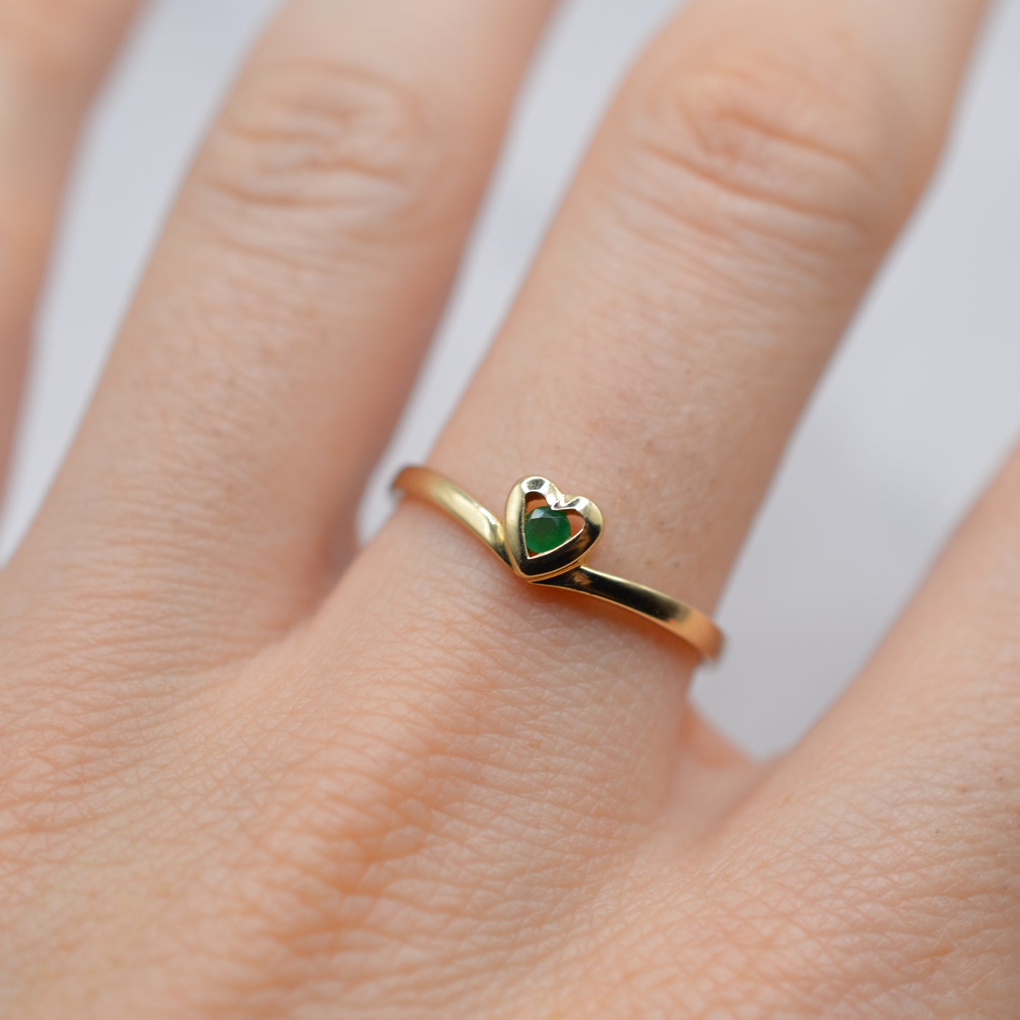 9ct Gold Emerald Heart Ring