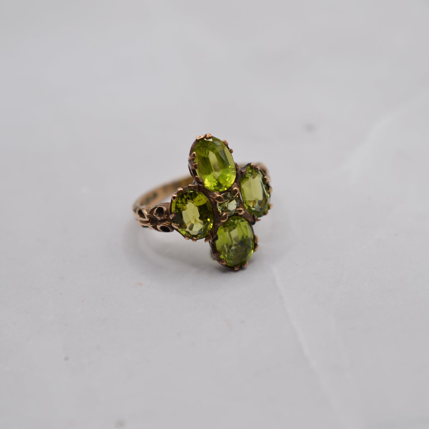 1970s Vintage 9ct Gold Peridot Cluster Ring