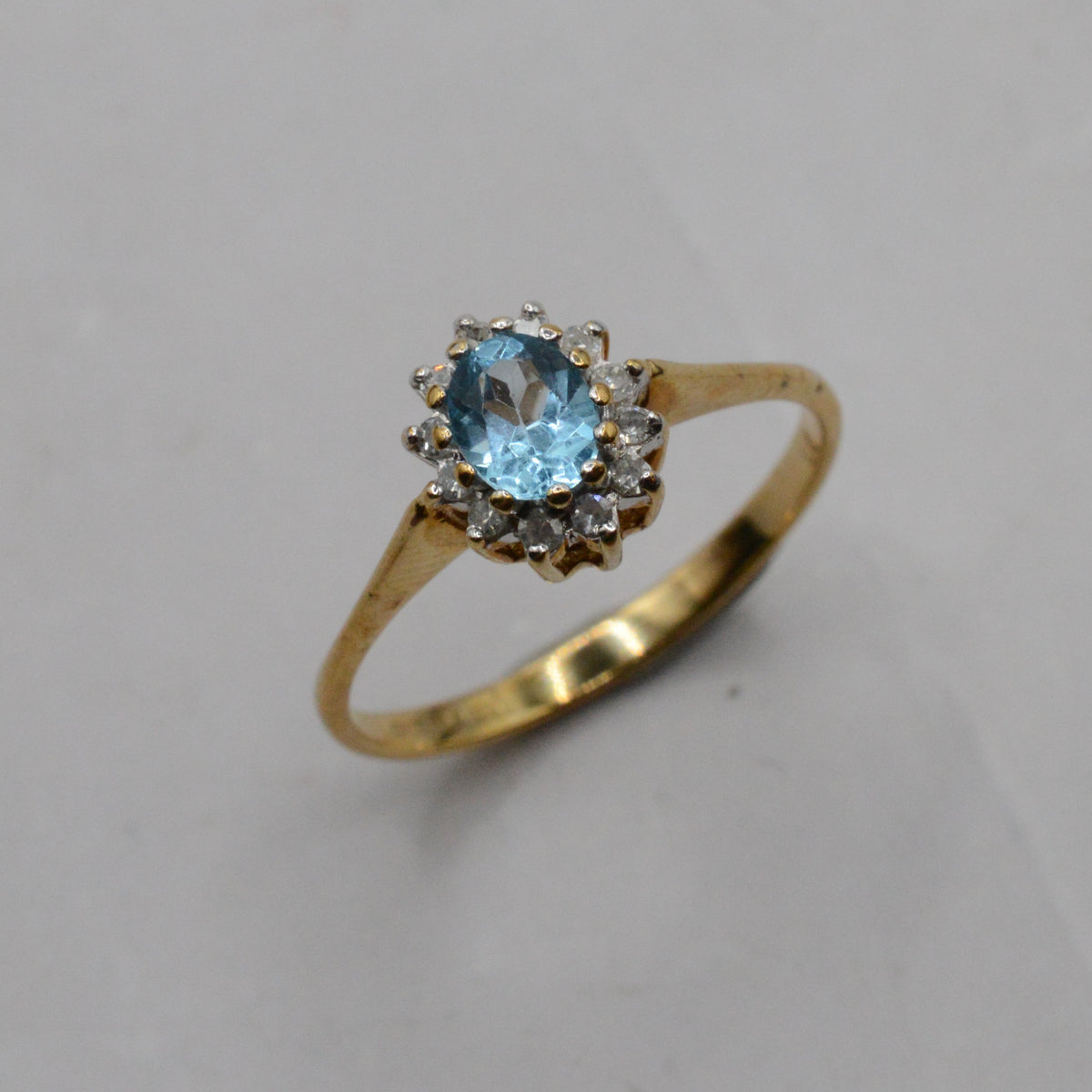 9ct Gold Topaz & Diamond Cluster Ring