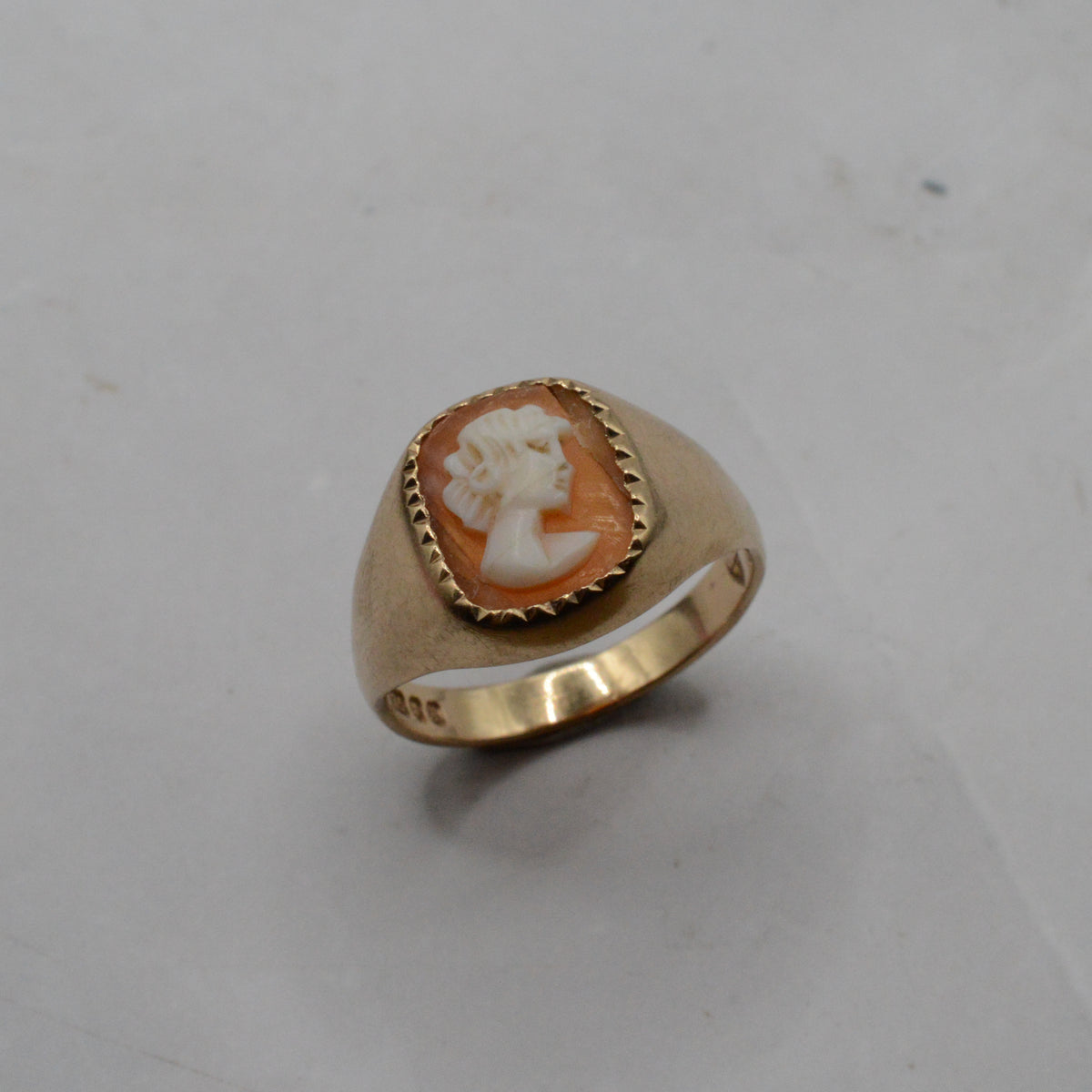 1970s Vintage 9ct Gold Cameo Ring
