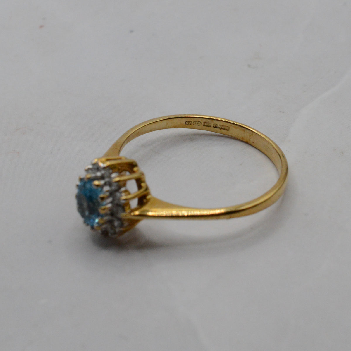 9ct Gold Topaz & Diamond Cluster Ring