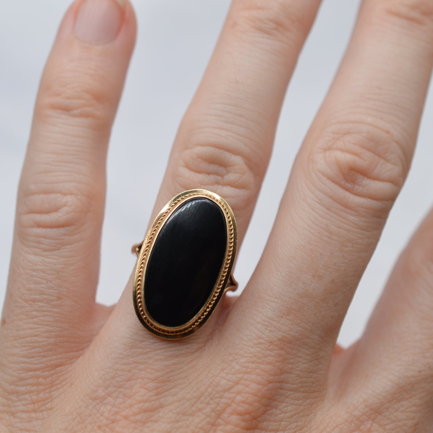Chunky 9ct Gold Black Onyx Signet Ring