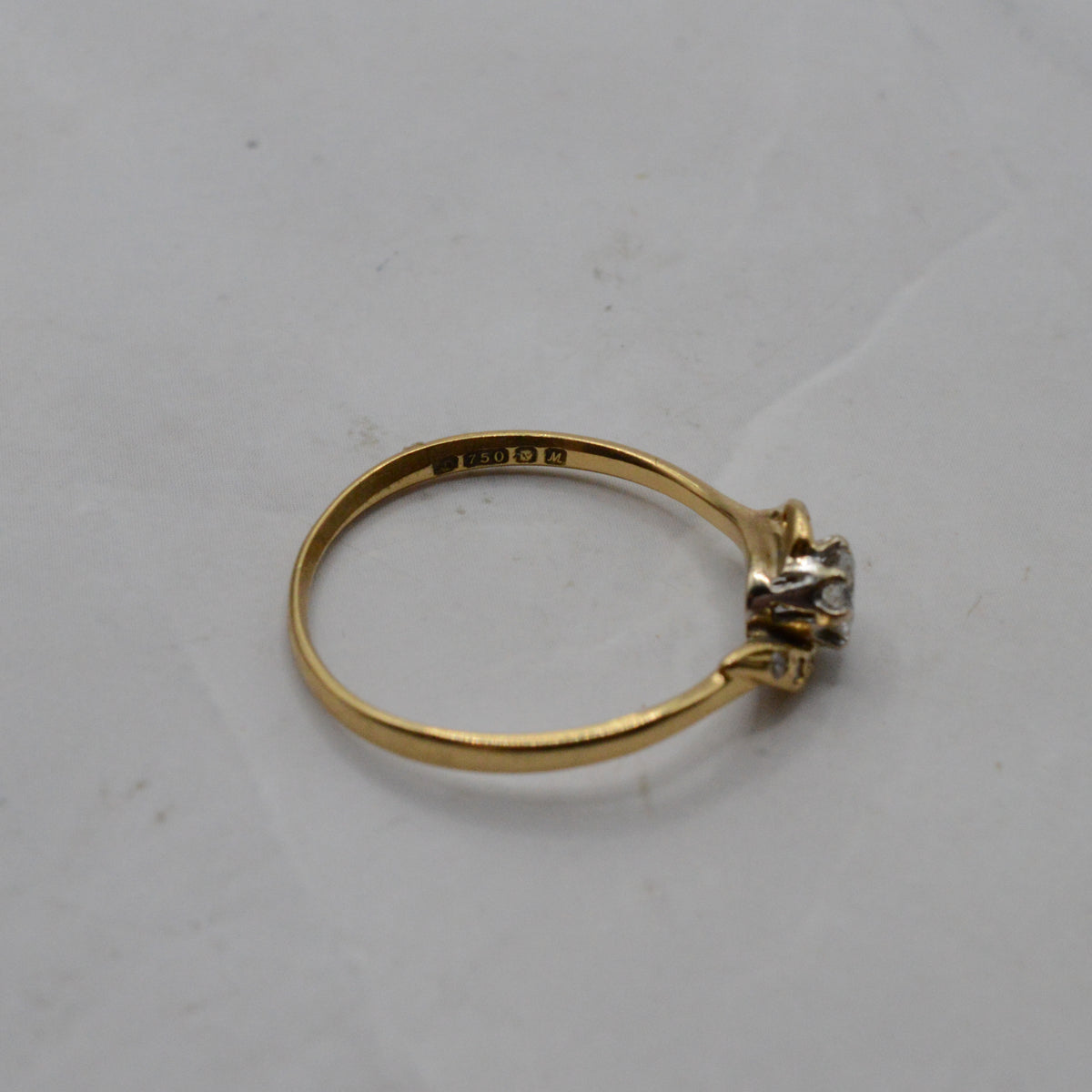 1980s 18ct Gold Diamond Crossover Ring