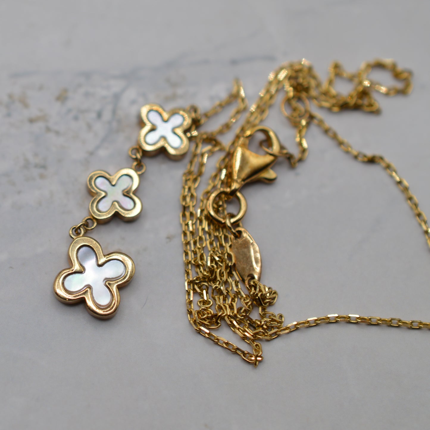 9ct Gold Mother-of-Pearl Clover Quatrefoil Pendant Necklace