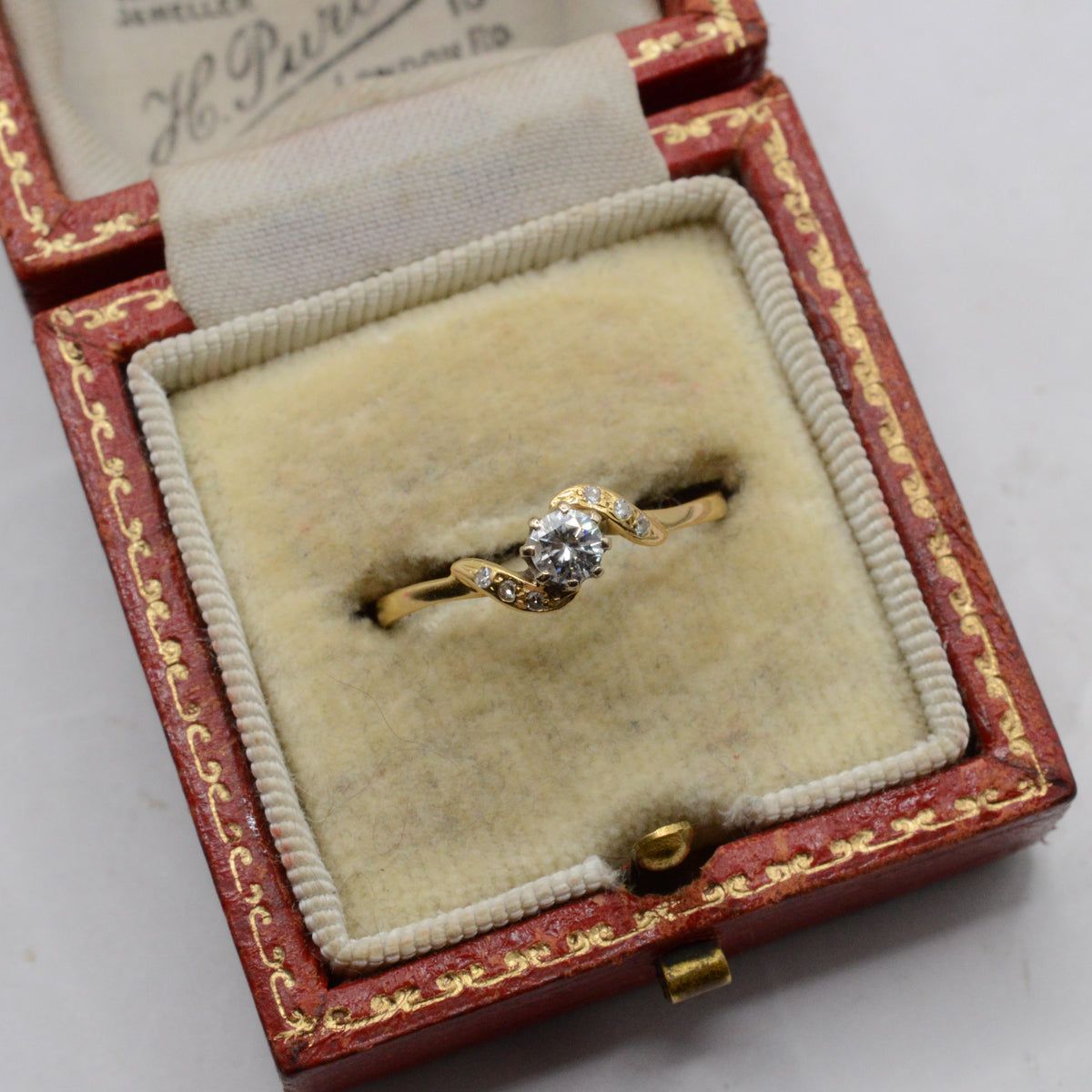 1980s 18ct Gold Diamond Crossover Ring