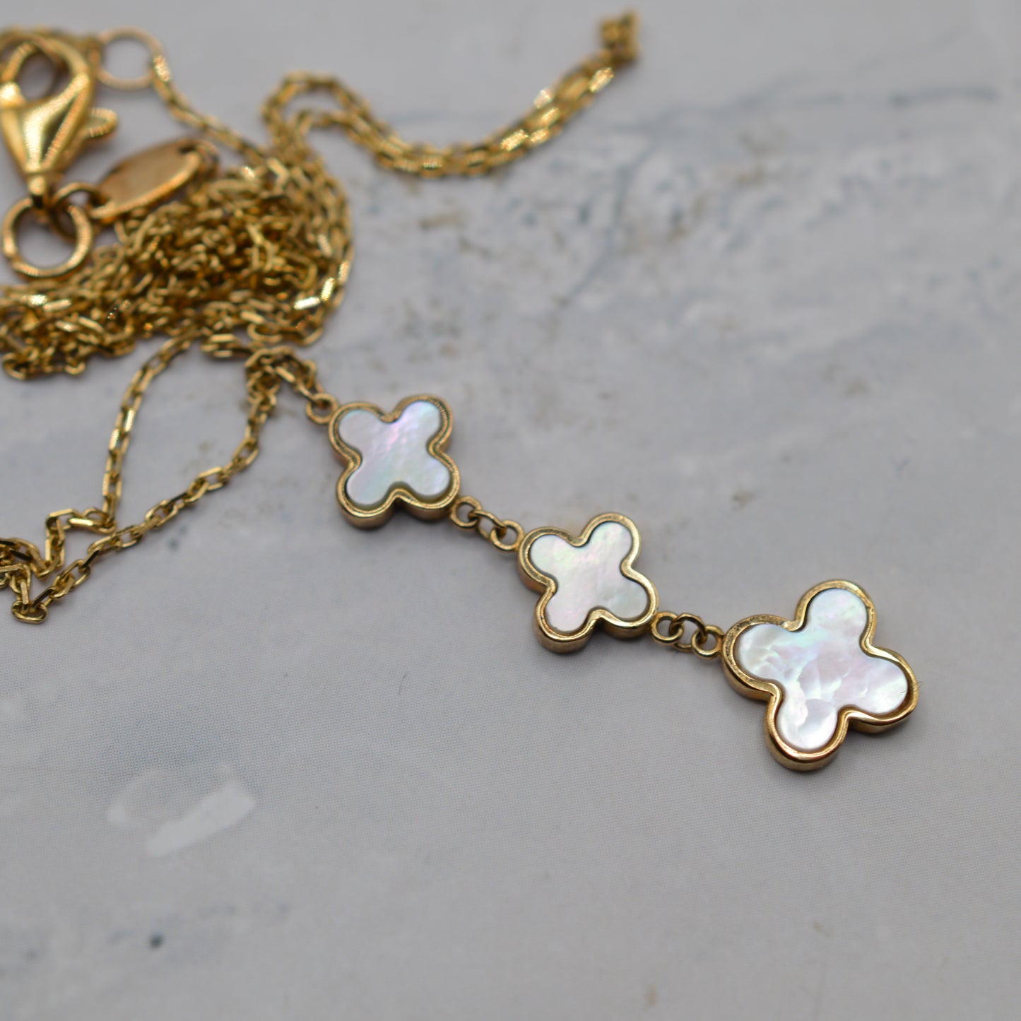 9ct Gold Mother-of-Pearl Clover Quatrefoil Pendant Necklace
