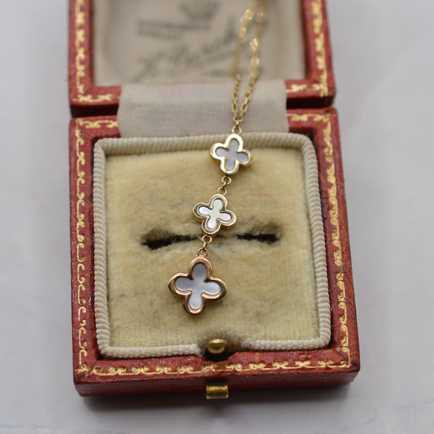 9ct Gold Mother-of-Pearl Clover Quatrefoil Pendant Necklace