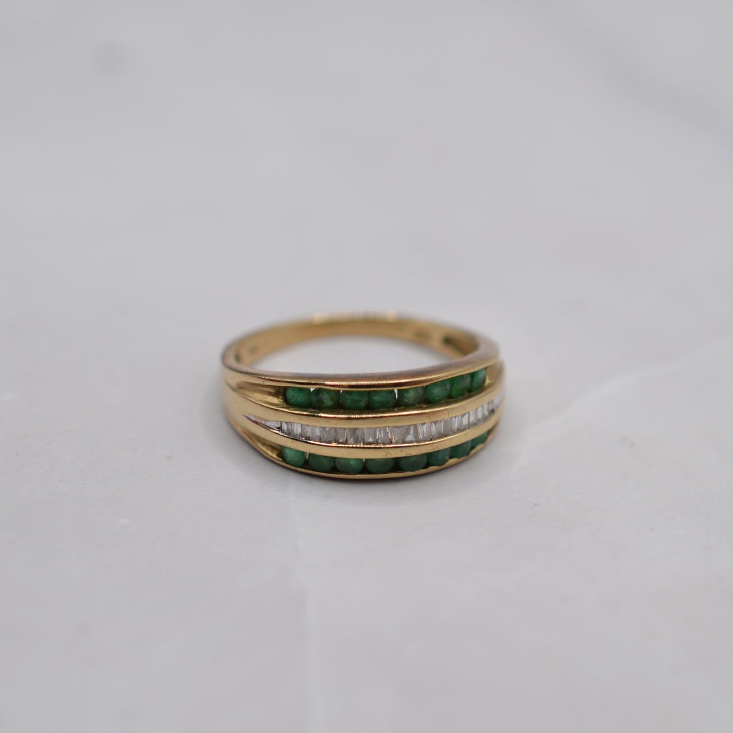 Y2K Chunky 9ct Gold Emerald & Diamond Ring