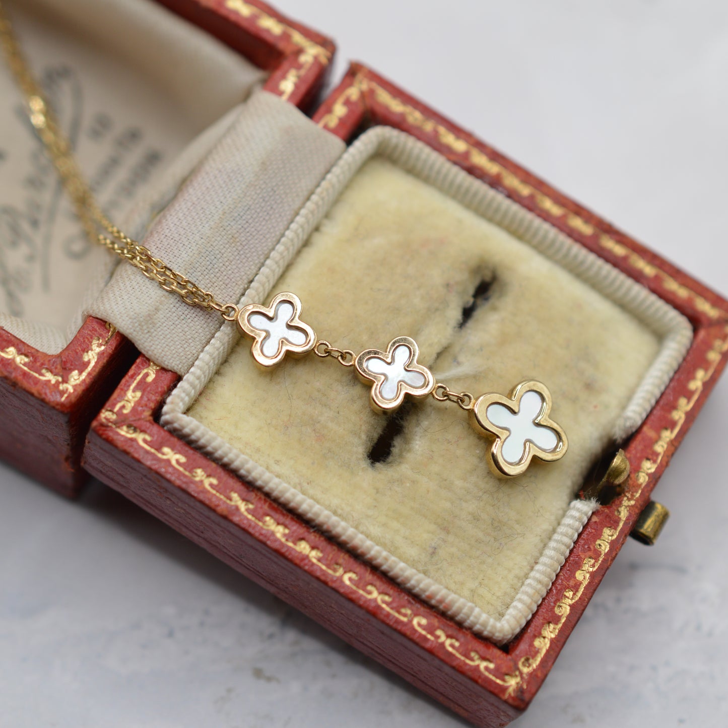 9ct Gold Mother-of-Pearl Clover Quatrefoil Pendant Necklace
