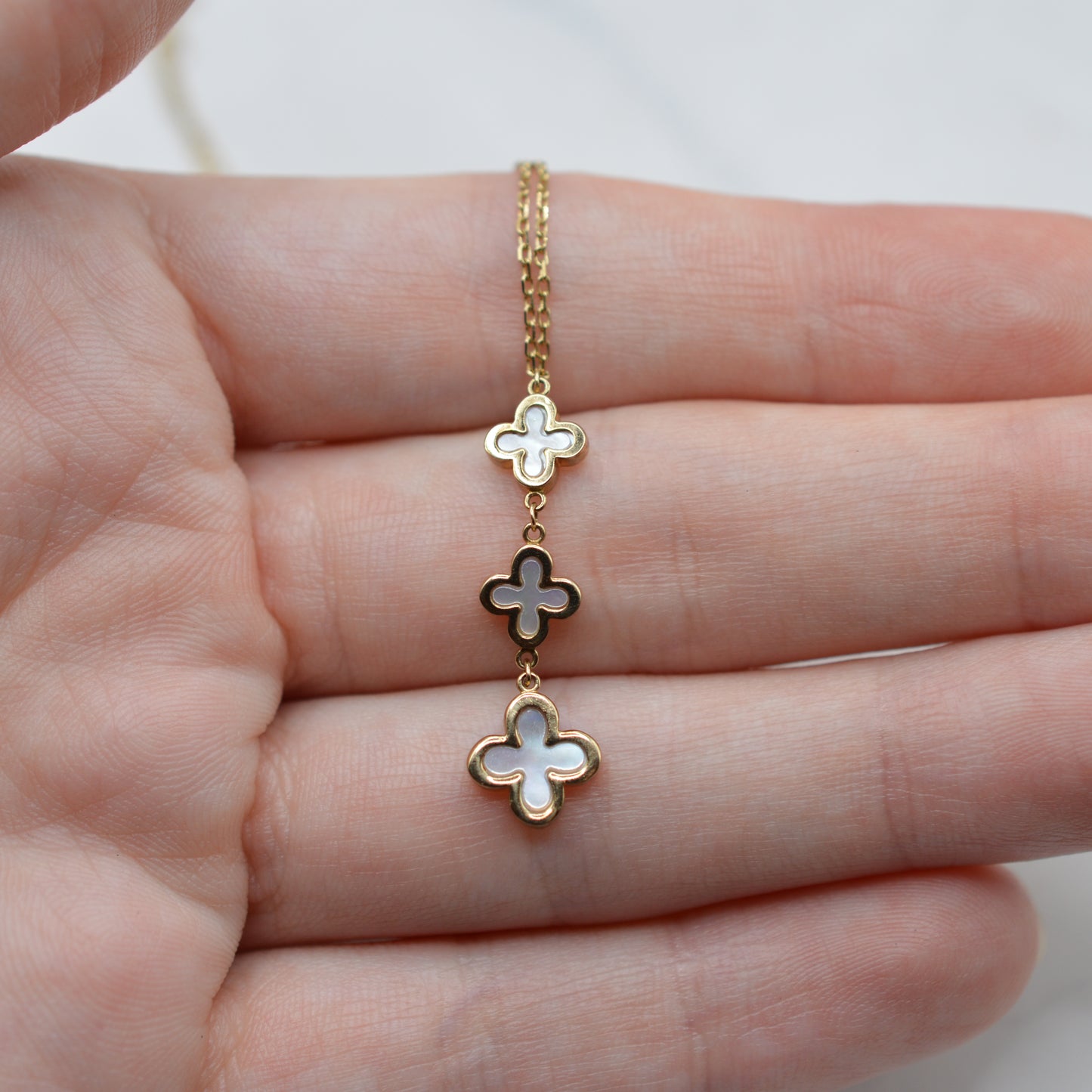 9ct Gold Mother-of-Pearl Clover Quatrefoil Pendant Necklace