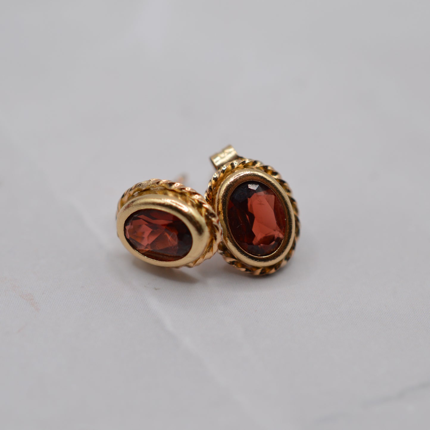 9ct Gold Garnet Stud Earrings