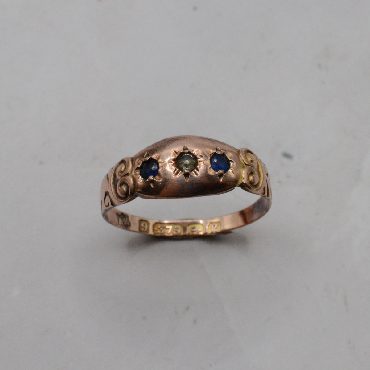 1906 Edwardian Antique 9ct Gold Three-Stone Gypsy Ring