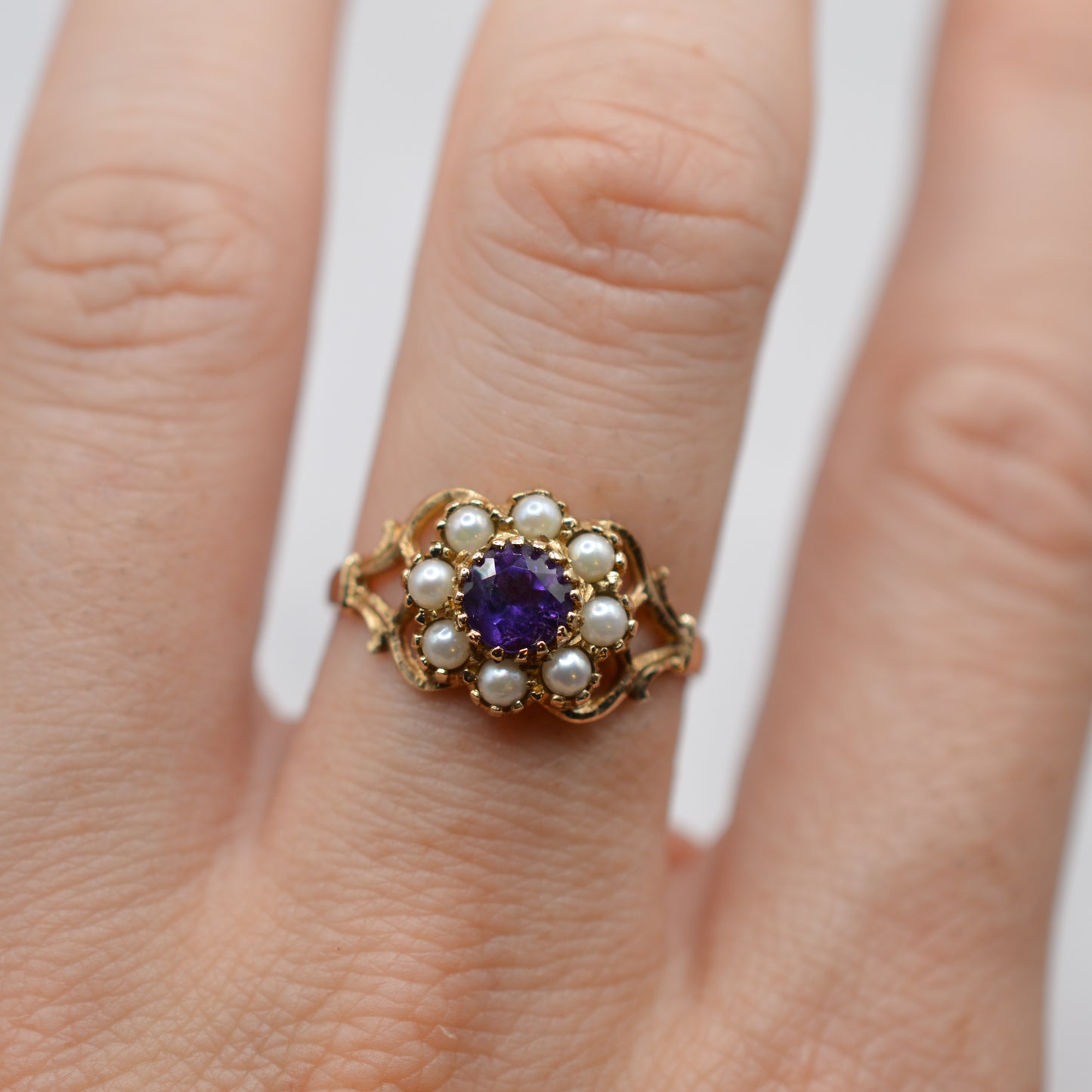 1980s Vintage 9ct Gold Amethyst & Pearl Floral Cluster Ring