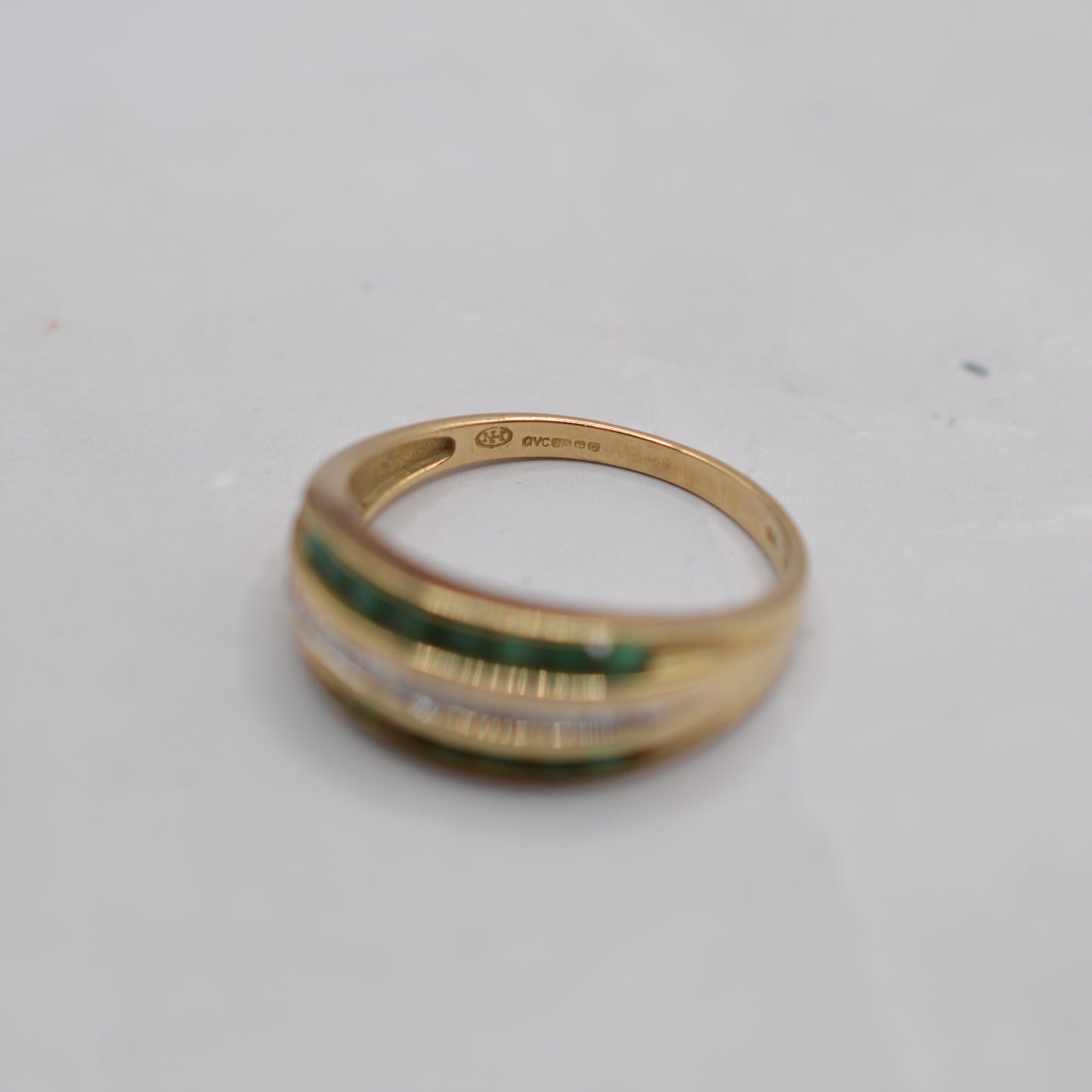 Y2K Chunky 9ct Gold Emerald & Diamond Ring
