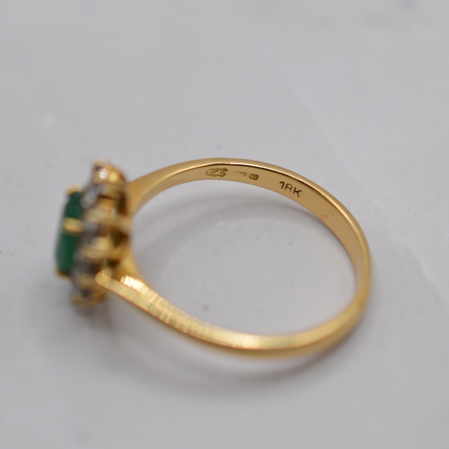 18ct Gold Emerald & Diamond Cluster Ring