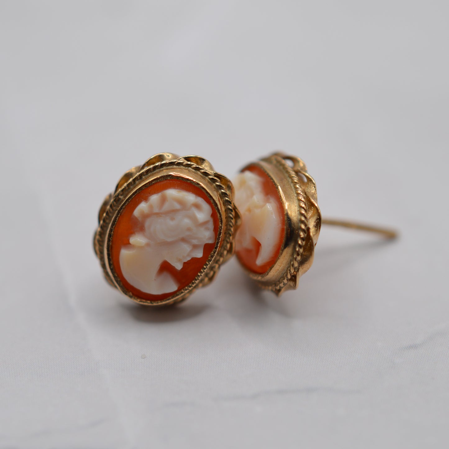 1980s Vintage 9ct Gold Cameo Stud Earrings