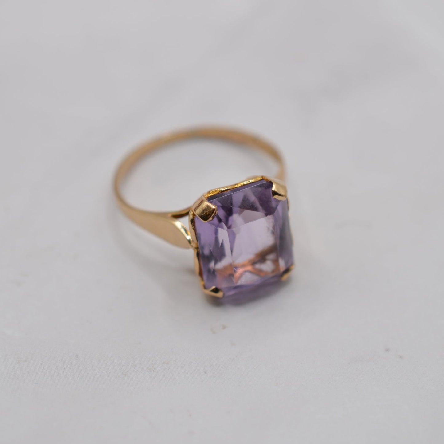 1960s Vintage 9ct Gold Amethyst Solitaire Ring