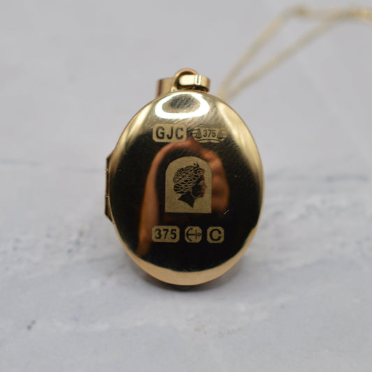2002 Golden Jubilee Queen Elizabeth II 9ct Gold Locket Pendant Necklace (16”)
