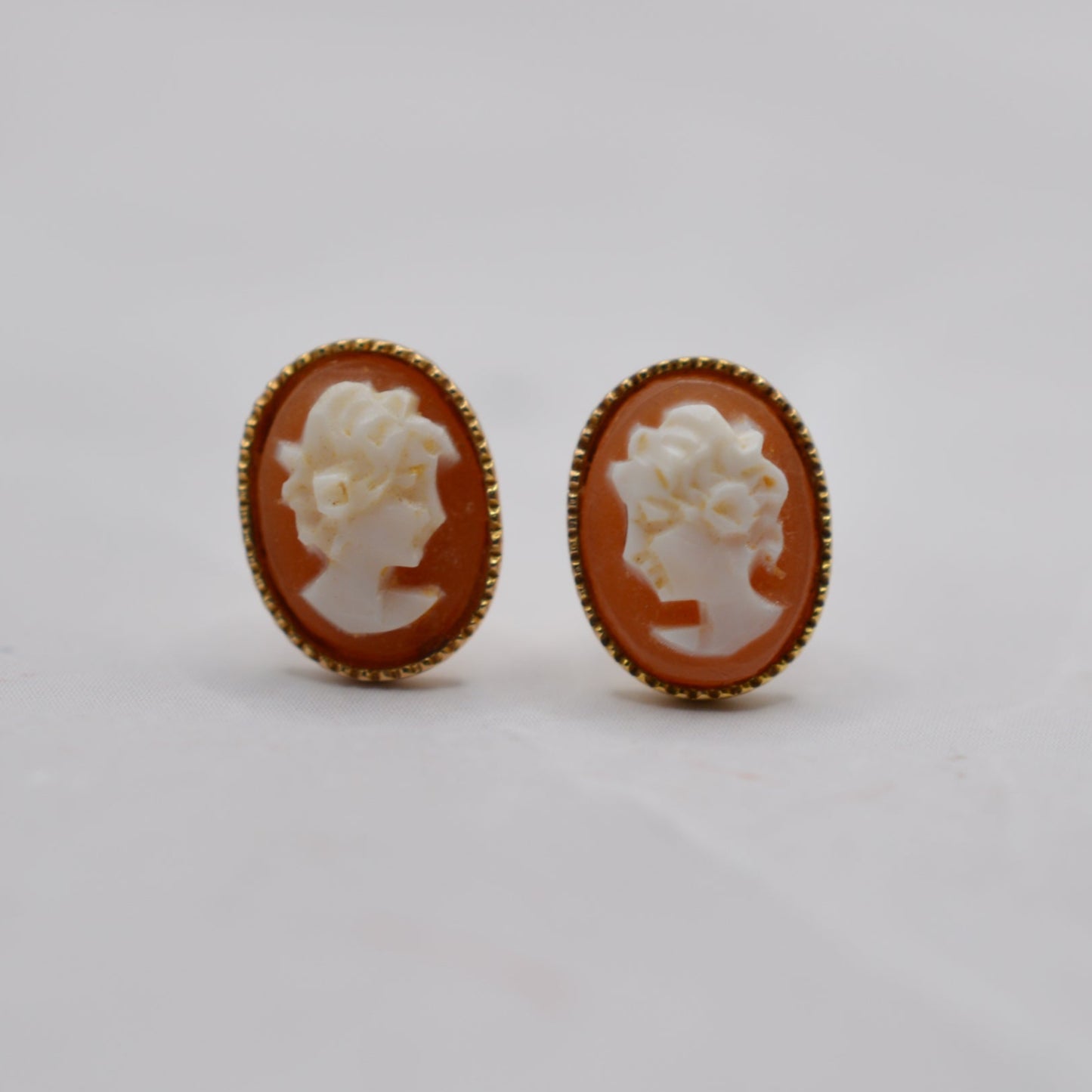 Vintage 9ct Gold Cameo Stud Earrings