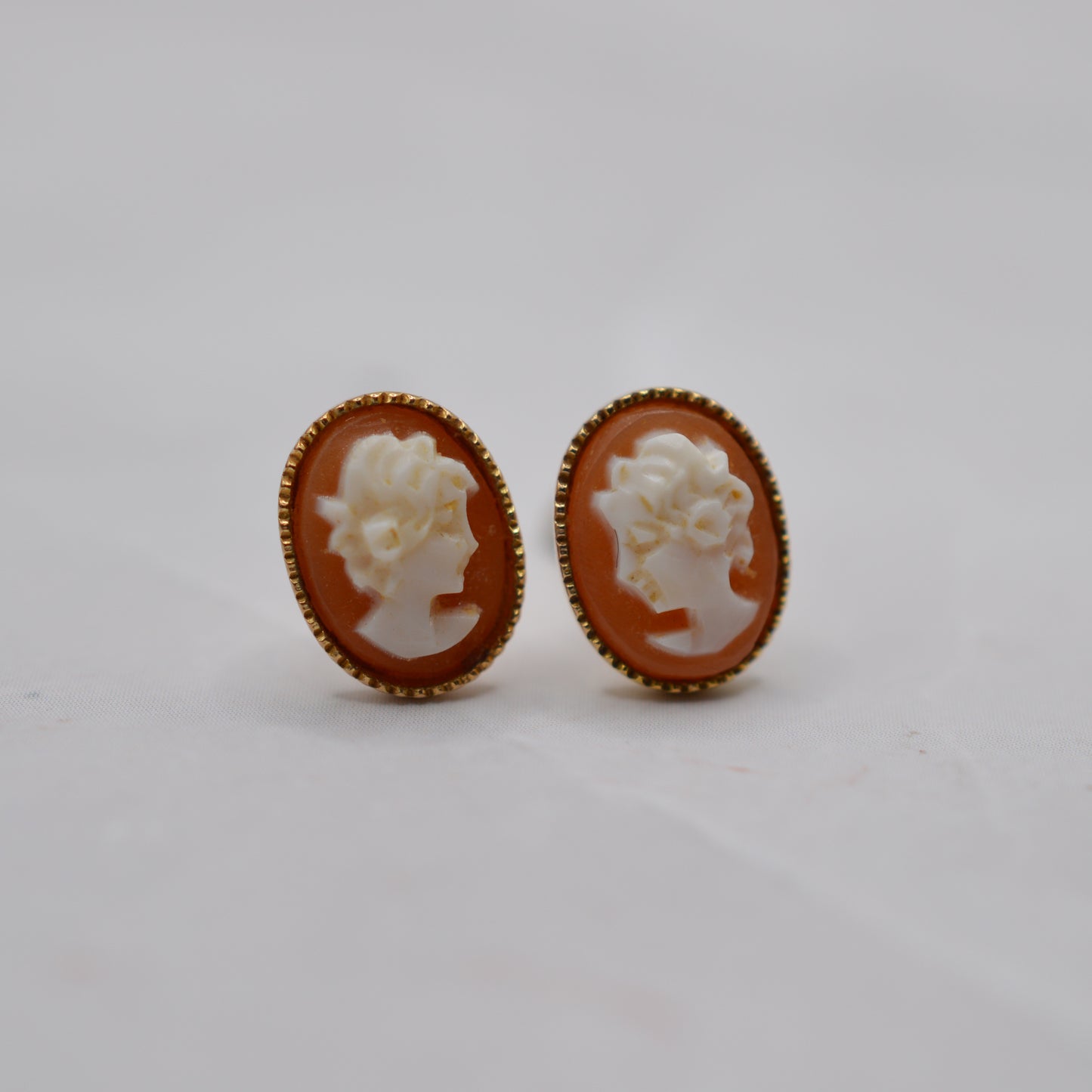 Vintage 9ct Gold Cameo Stud Earrings