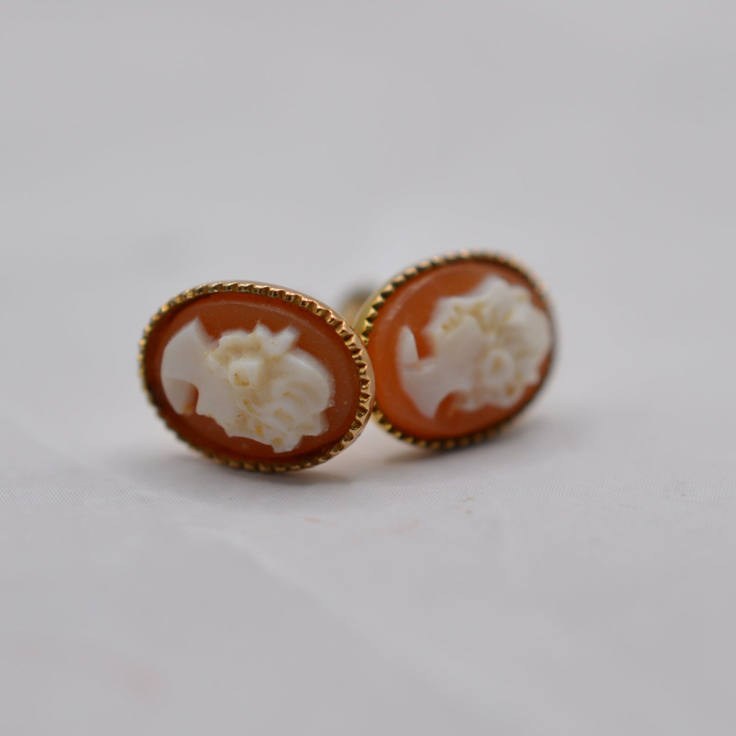 Vintage 9ct Gold Cameo Stud Earrings
